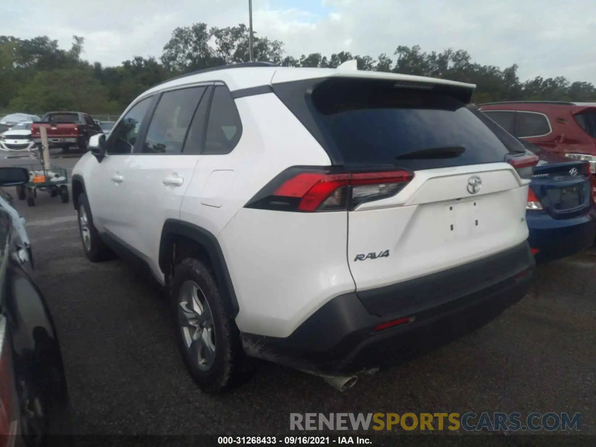 3 Photograph of a damaged car 2T3W1RFV1MW127761 TOYOTA RAV4 2021