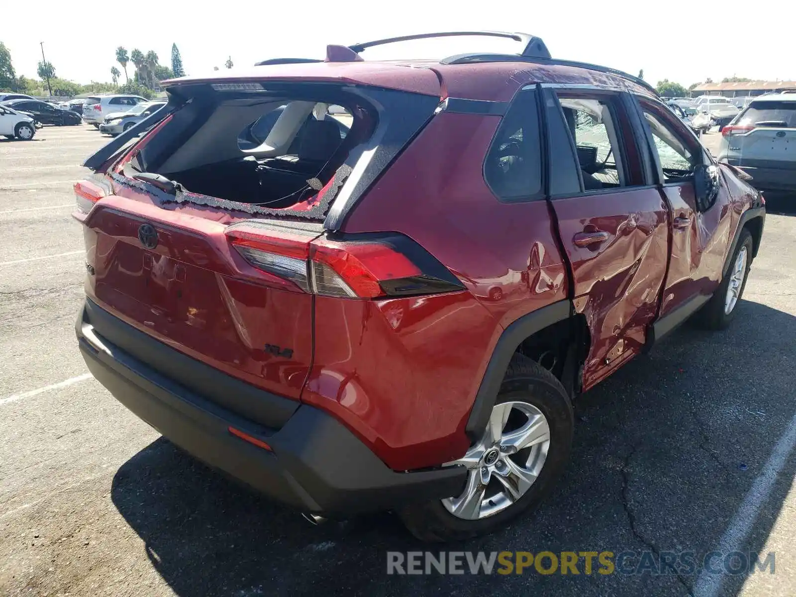 4 Photograph of a damaged car 2T3W1RFV1MW133334 TOYOTA RAV4 2021