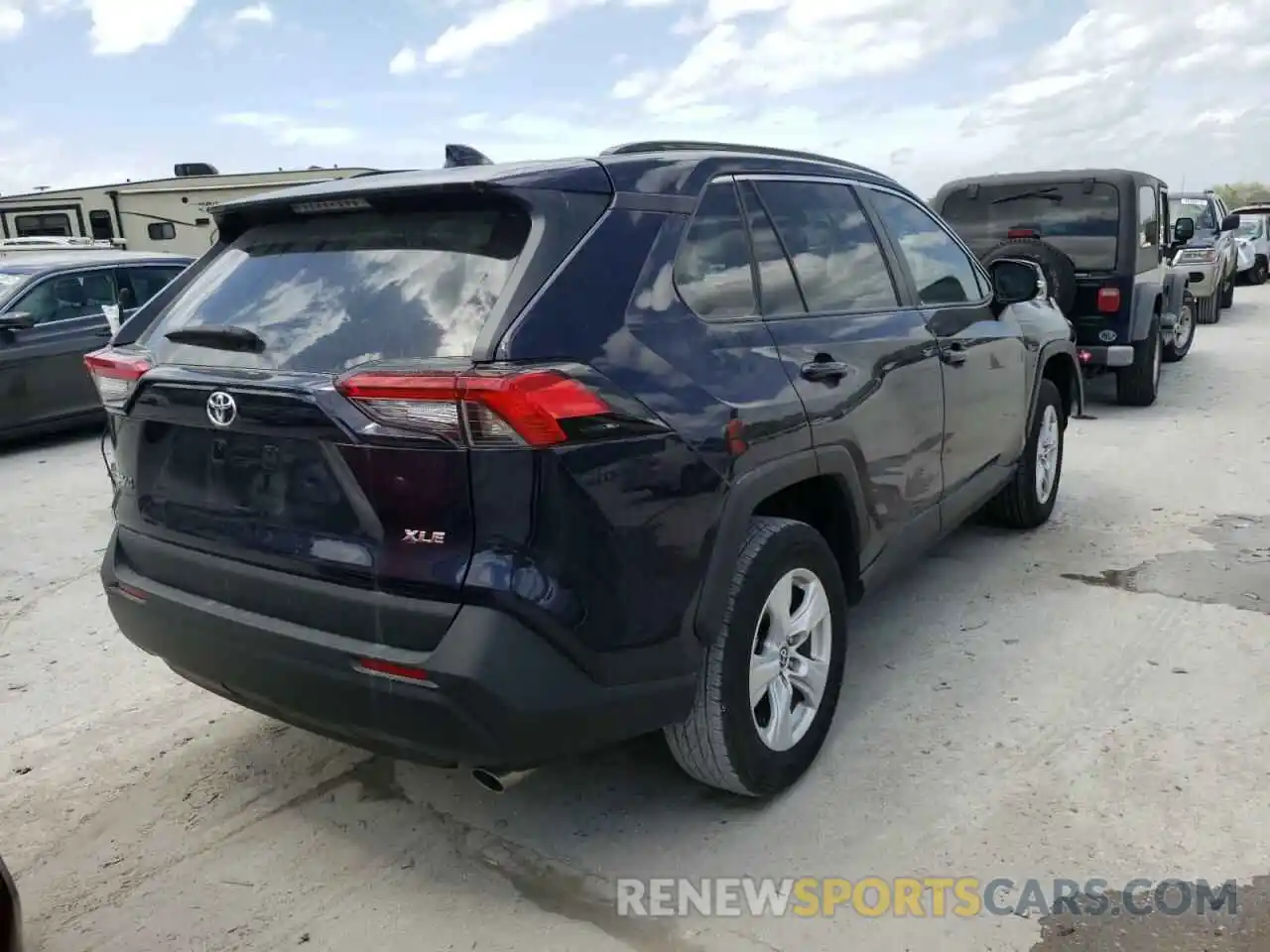 4 Photograph of a damaged car 2T3W1RFV1MW139022 TOYOTA RAV4 2021