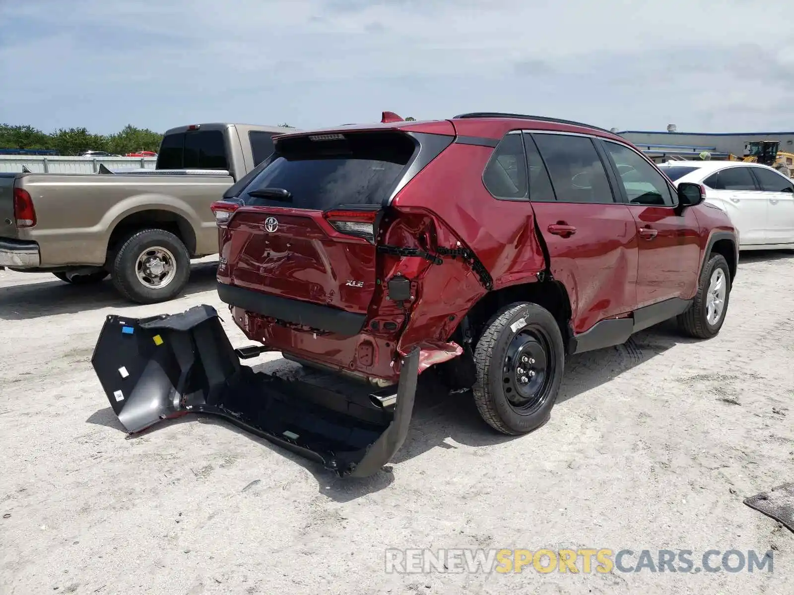 4 Photograph of a damaged car 2T3W1RFV1MW139960 TOYOTA RAV4 2021