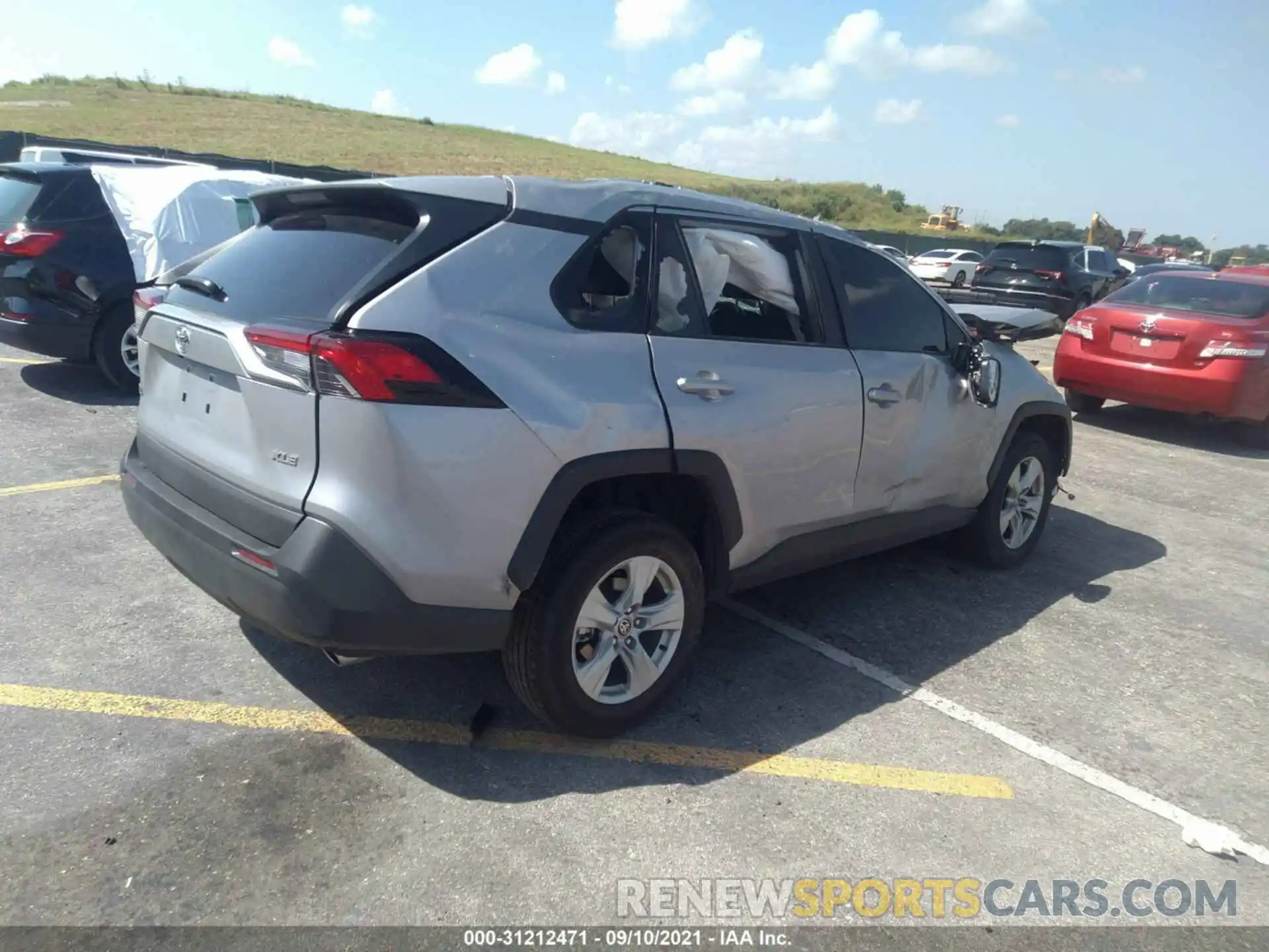 4 Photograph of a damaged car 2T3W1RFV1MW153910 TOYOTA RAV4 2021