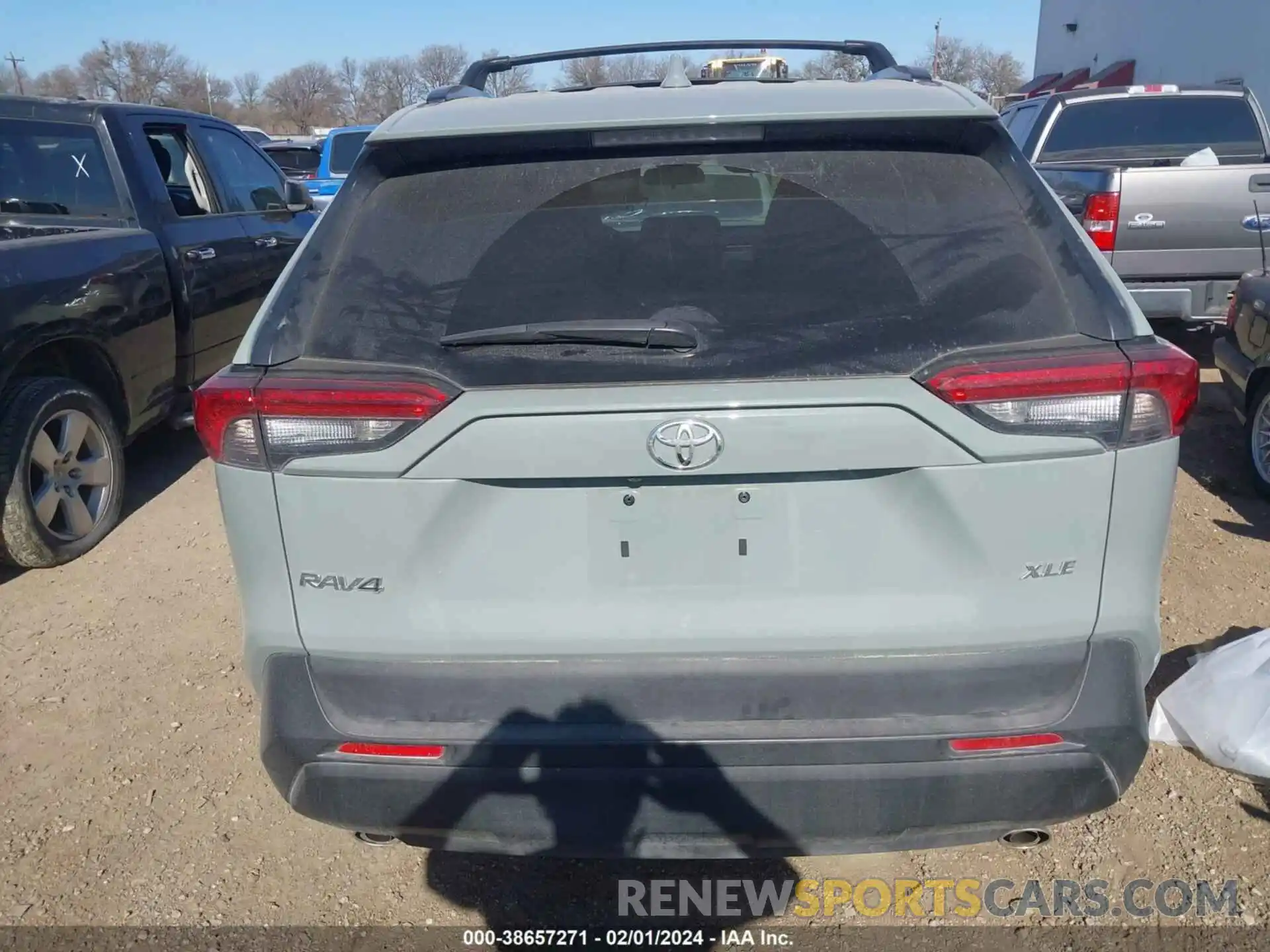 16 Photograph of a damaged car 2T3W1RFV1MW161554 TOYOTA RAV4 2021