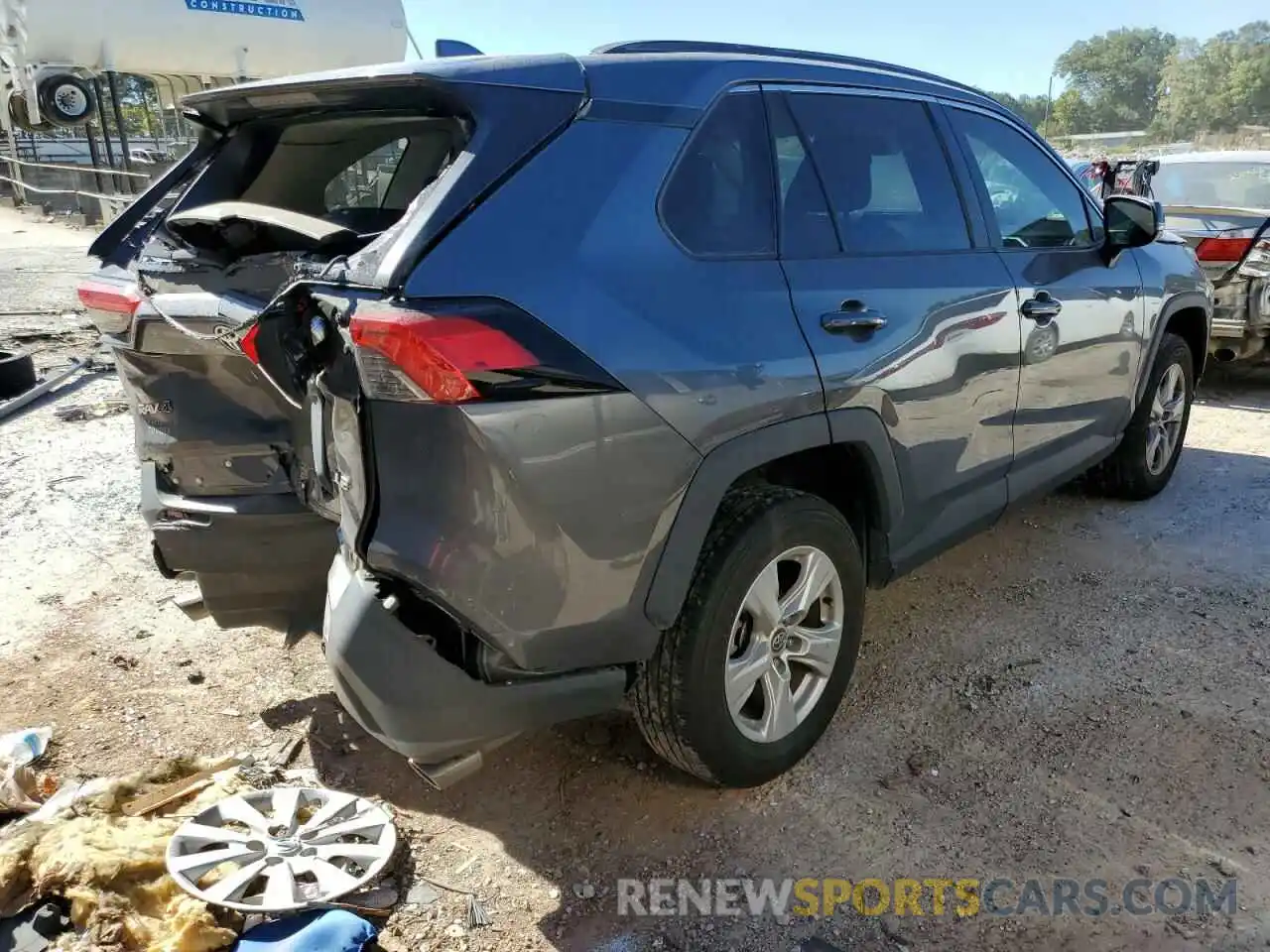 4 Photograph of a damaged car 2T3W1RFV2MC087935 TOYOTA RAV4 2021