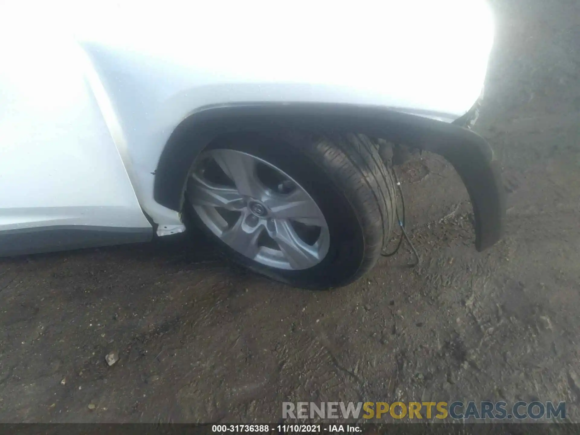 16 Photograph of a damaged car 2T3W1RFV2MC088857 TOYOTA RAV4 2021