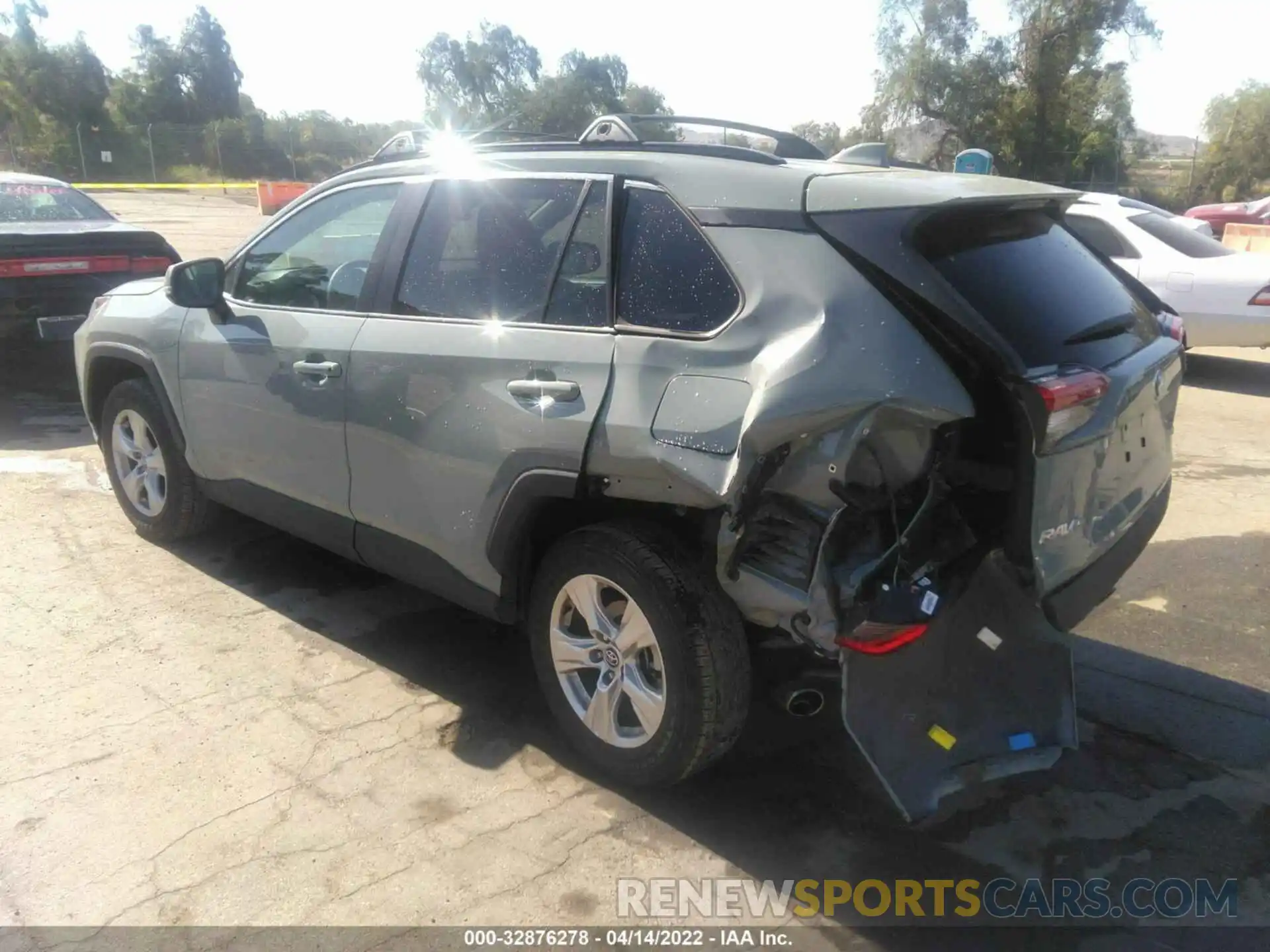 3 Photograph of a damaged car 2T3W1RFV2MC090950 TOYOTA RAV4 2021