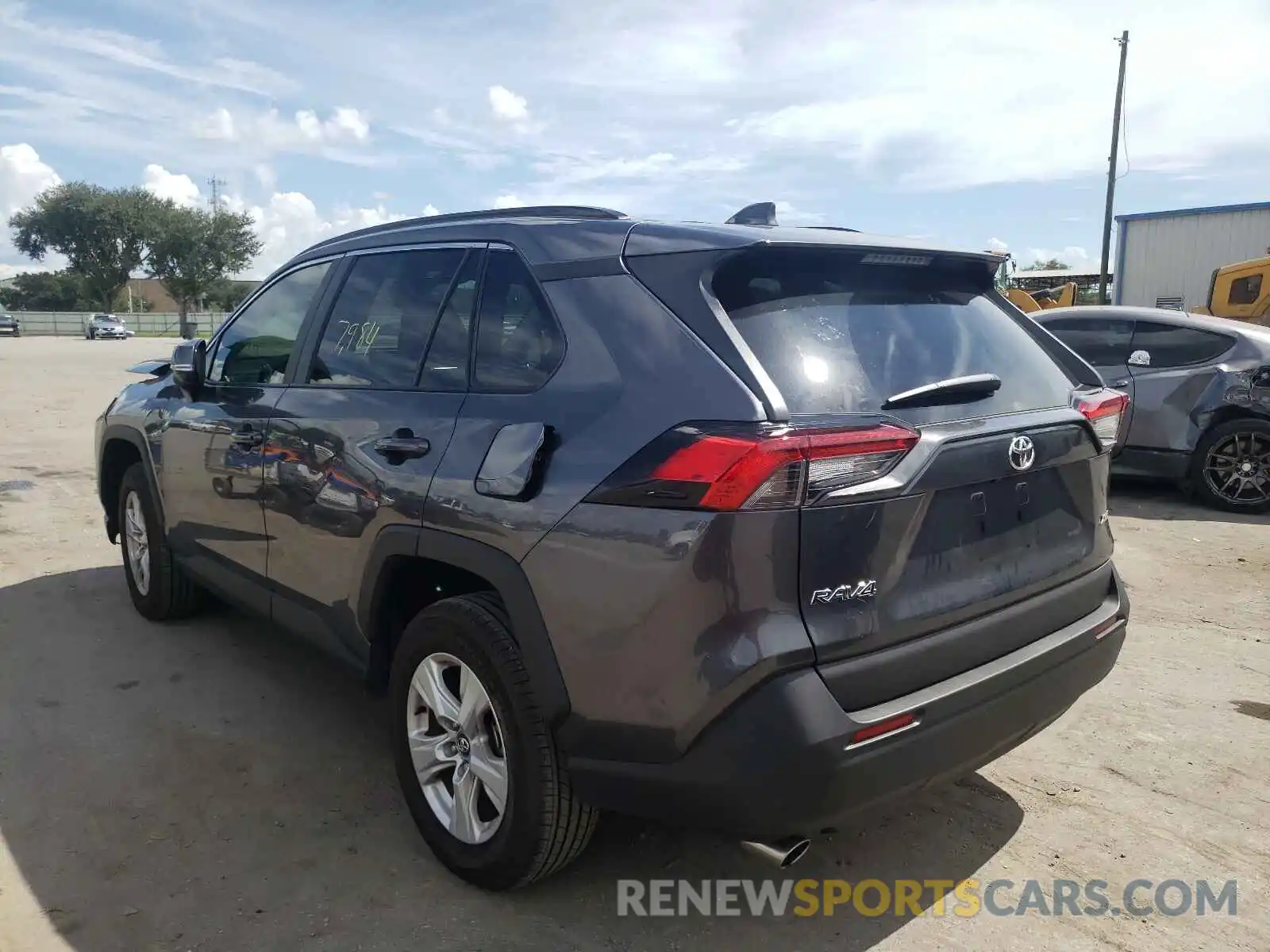 3 Photograph of a damaged car 2T3W1RFV2MC100442 TOYOTA RAV4 2021