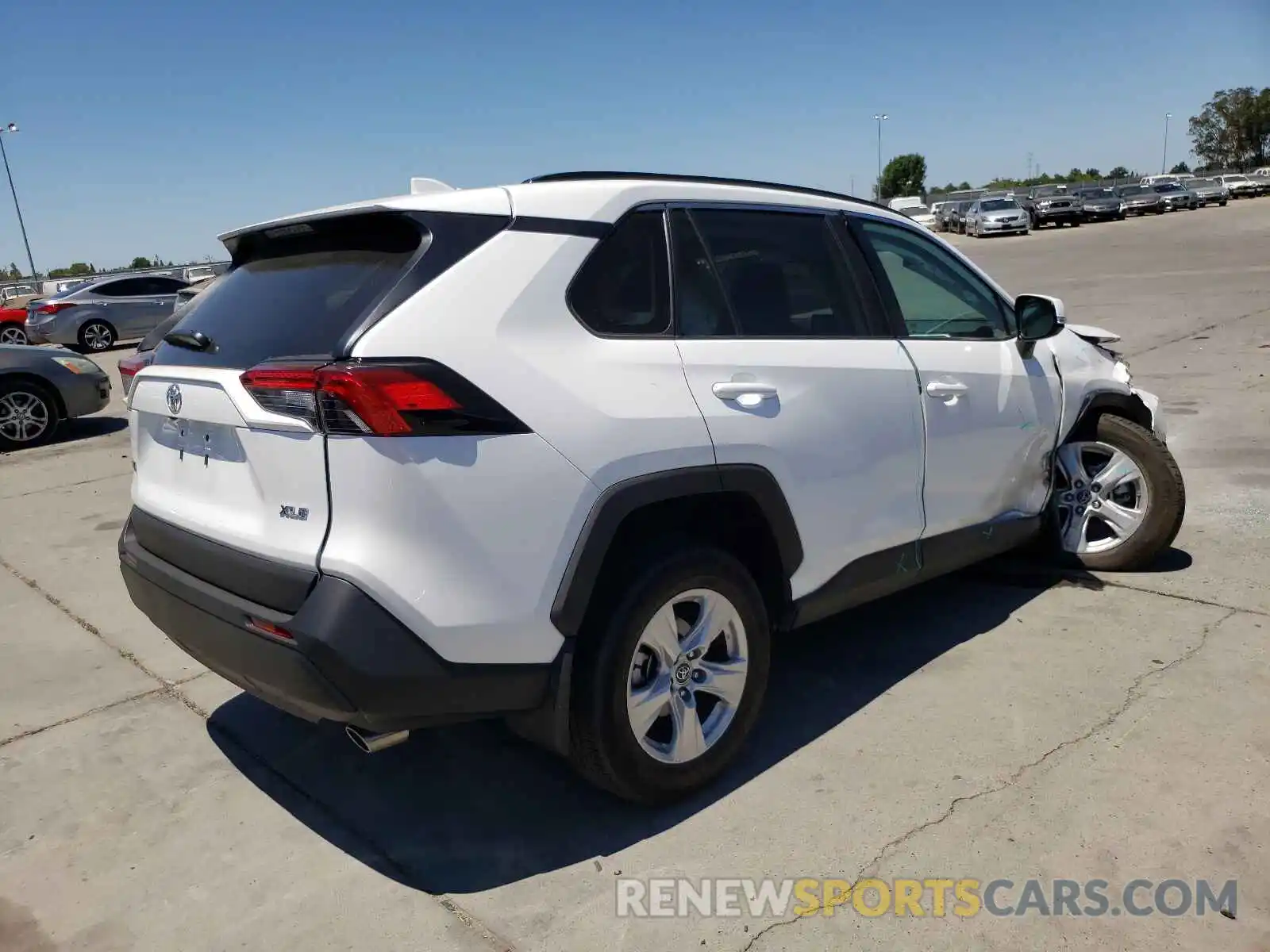 4 Photograph of a damaged car 2T3W1RFV2MC100800 TOYOTA RAV4 2021