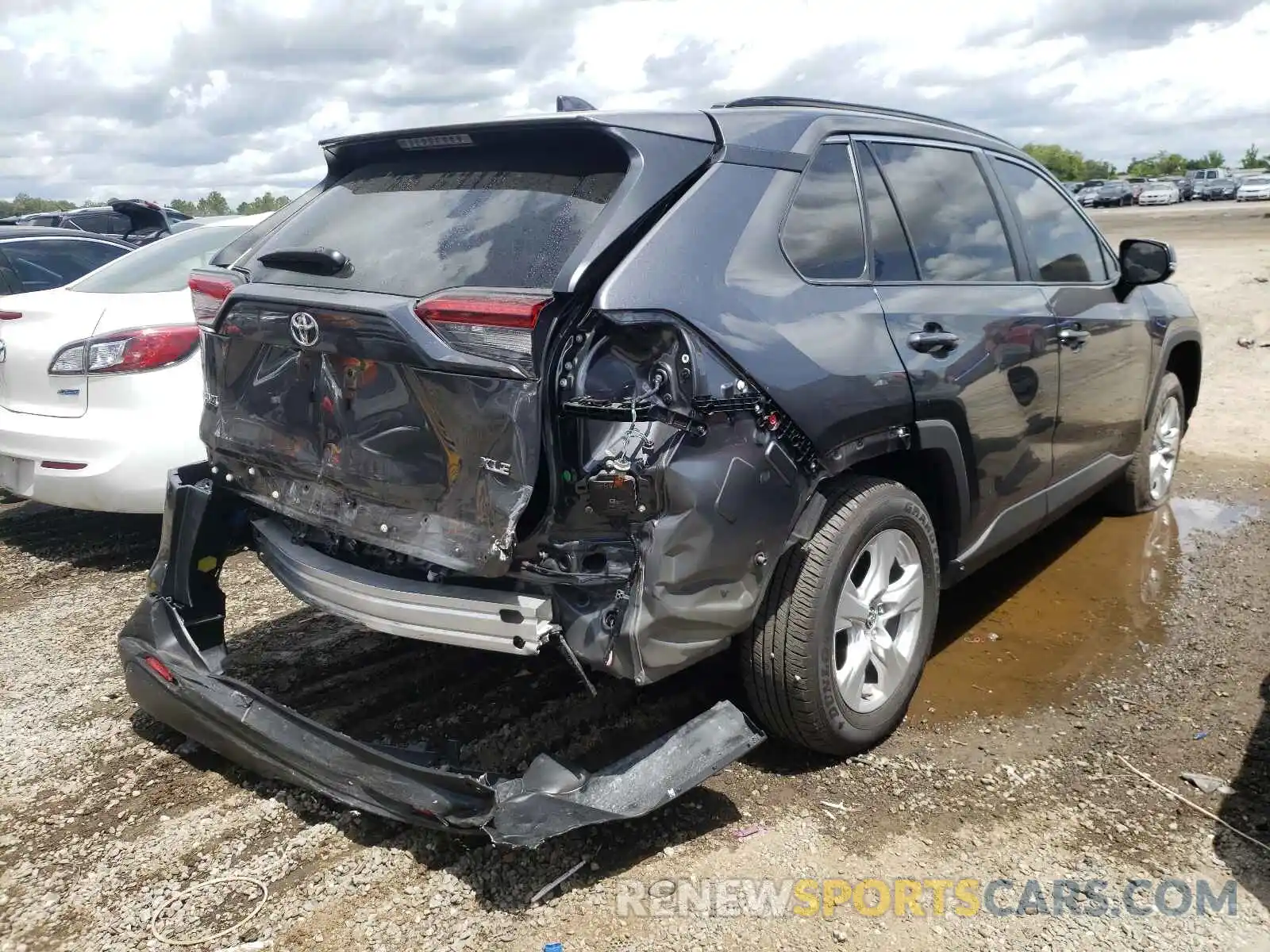 4 Photograph of a damaged car 2T3W1RFV2MC102529 TOYOTA RAV4 2021