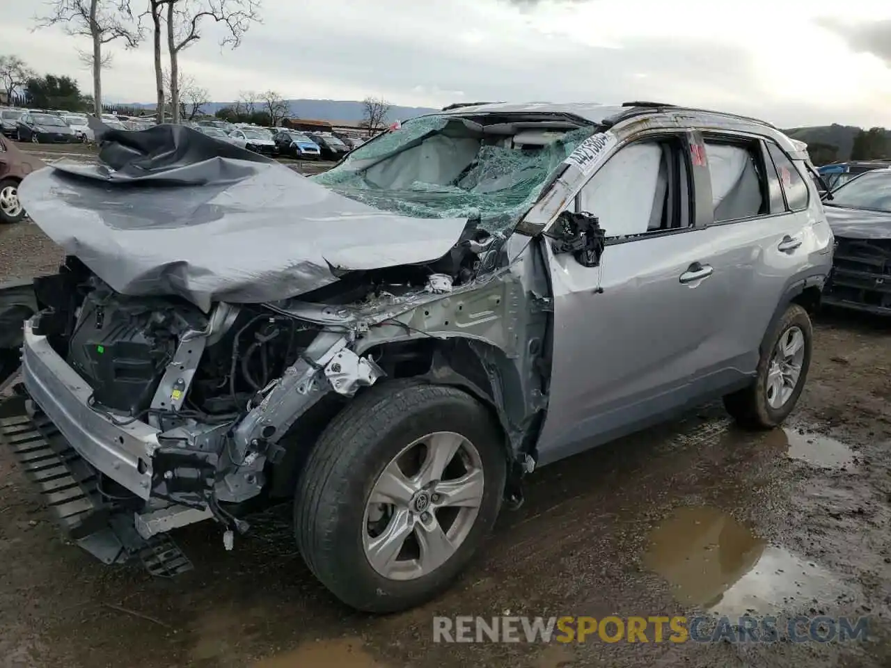 1 Photograph of a damaged car 2T3W1RFV2MC110565 TOYOTA RAV4 2021