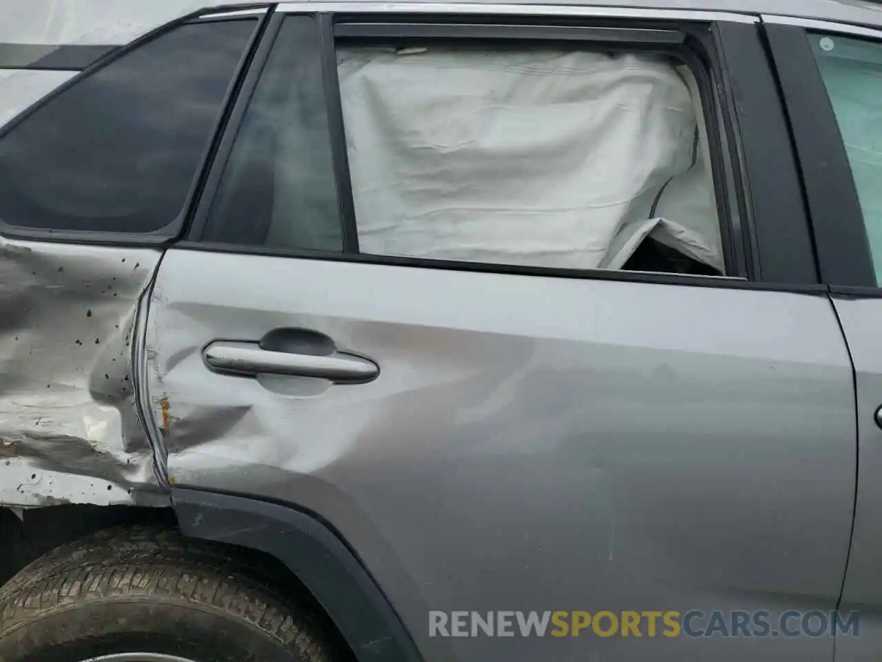 10 Photograph of a damaged car 2T3W1RFV2MC110565 TOYOTA RAV4 2021