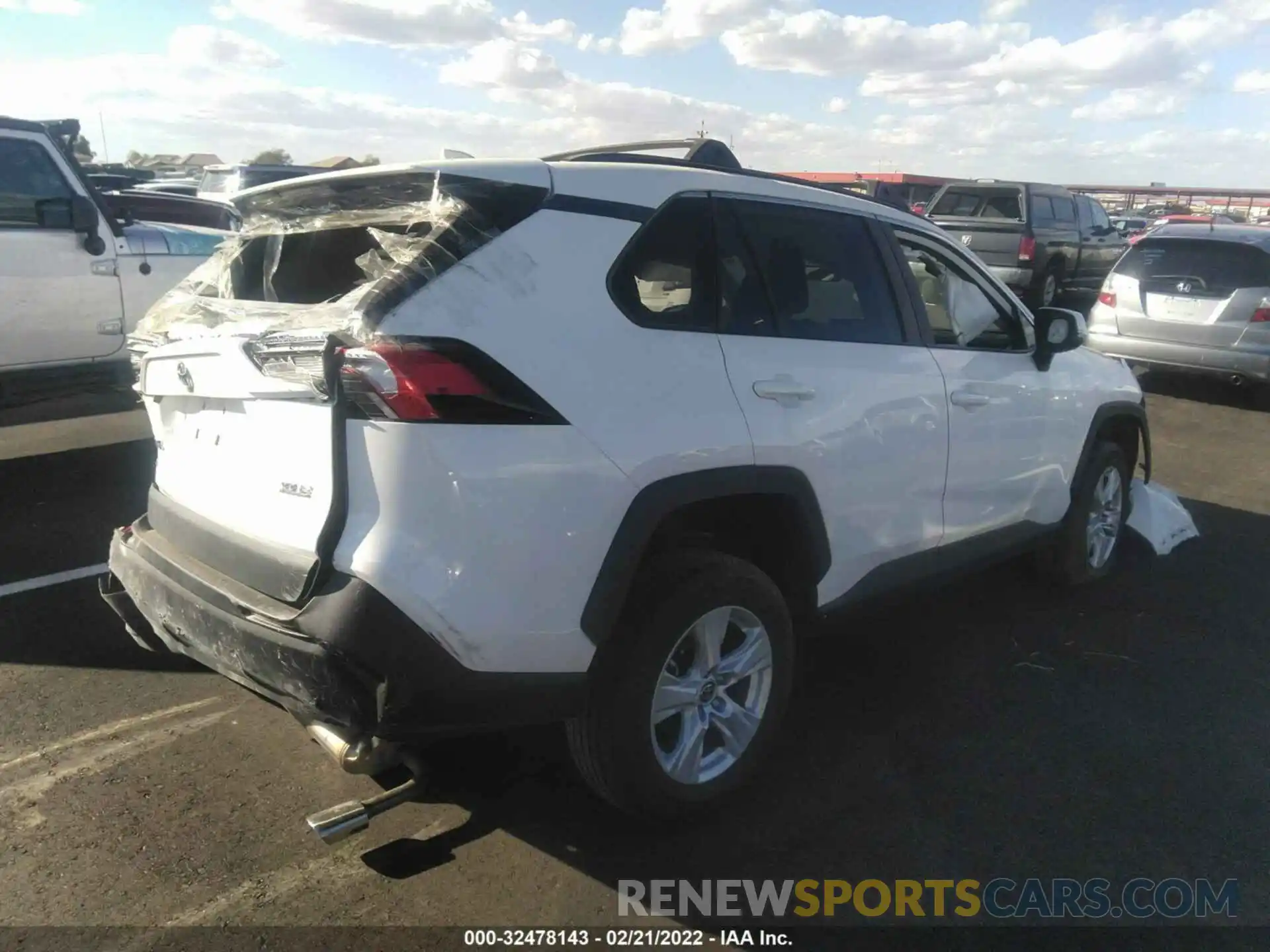 4 Photograph of a damaged car 2T3W1RFV2MC119721 TOYOTA RAV4 2021