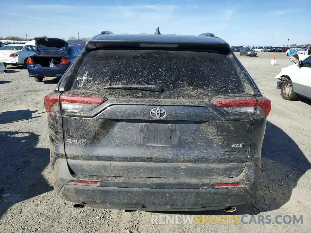 6 Photograph of a damaged car 2T3W1RFV2MC132405 TOYOTA RAV4 2021