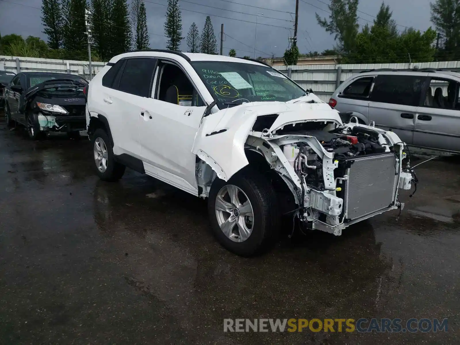 1 Photograph of a damaged car 2T3W1RFV2MC141217 TOYOTA RAV4 2021