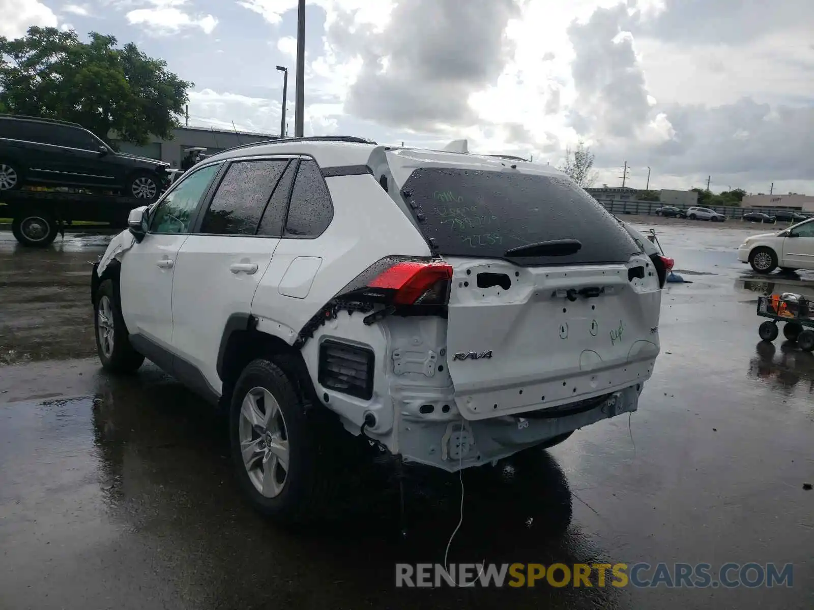 3 Photograph of a damaged car 2T3W1RFV2MC141217 TOYOTA RAV4 2021