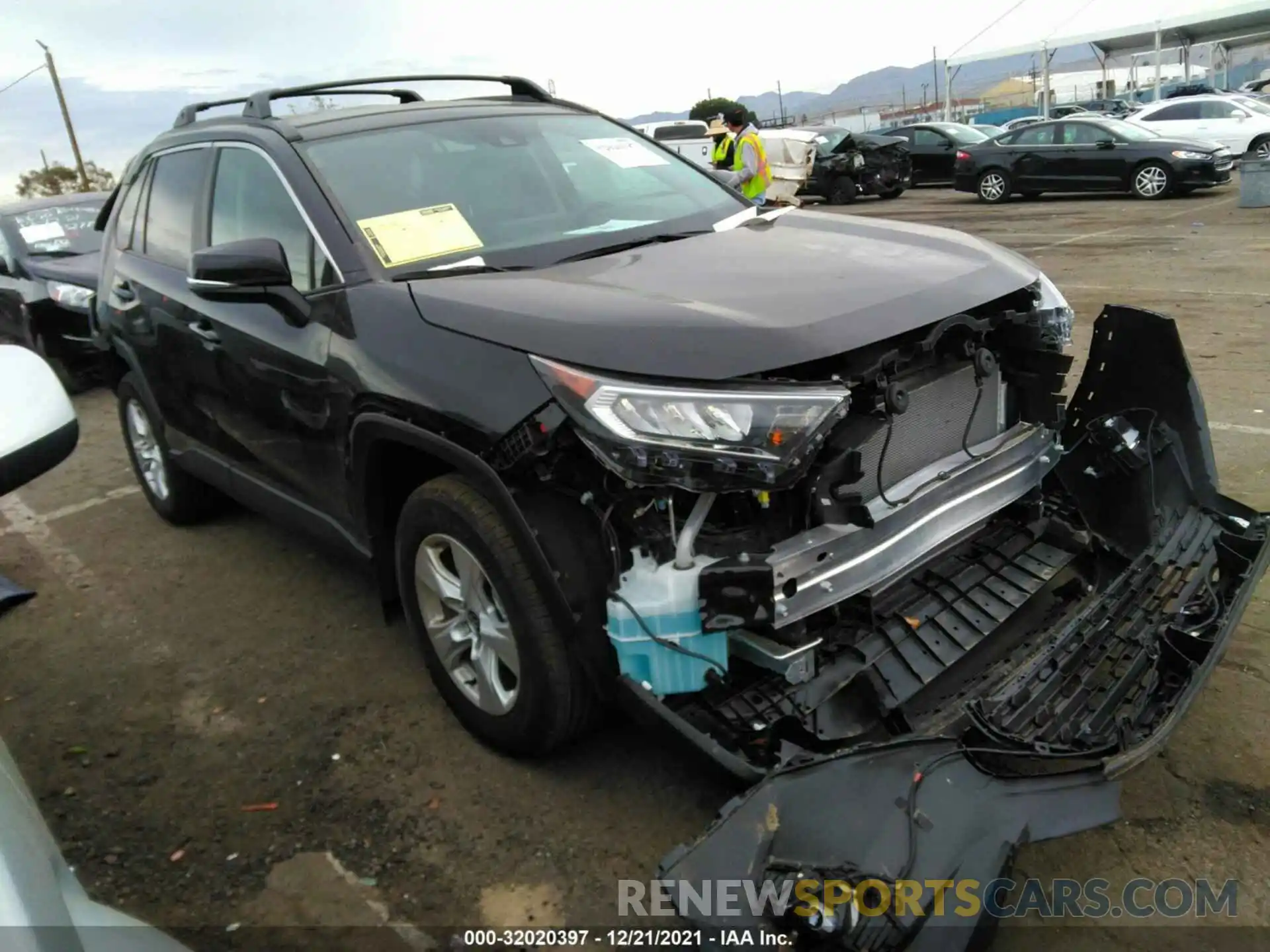 1 Photograph of a damaged car 2T3W1RFV2MC143338 TOYOTA RAV4 2021