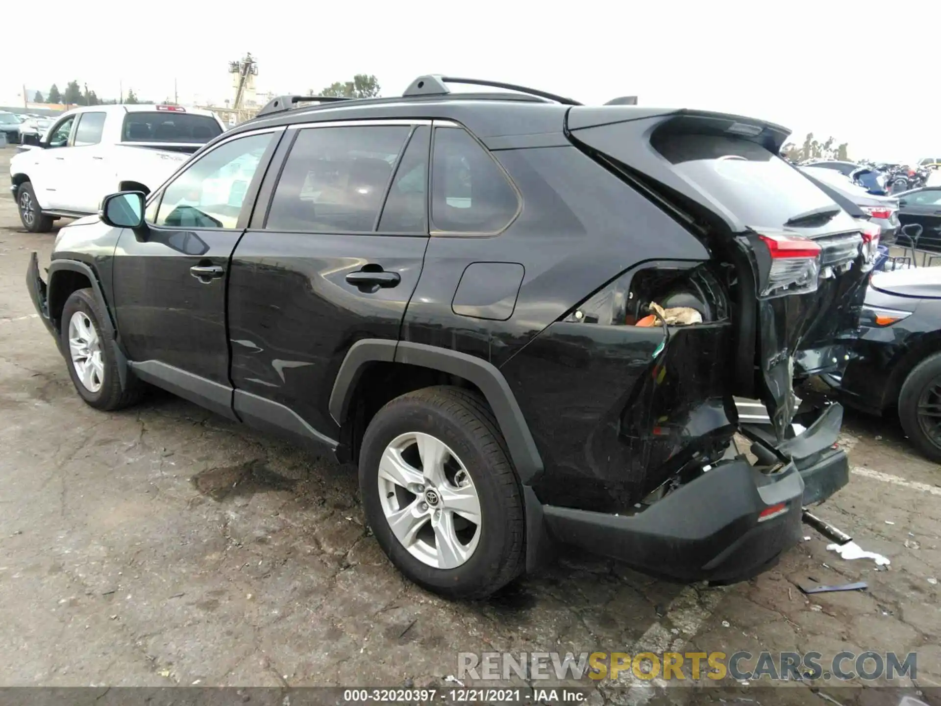 3 Фотография поврежденного автомобиля 2T3W1RFV2MC143338 TOYOTA RAV4 2021