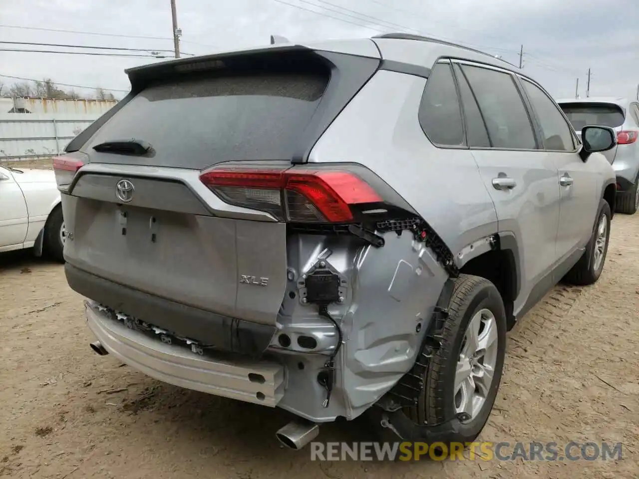 4 Photograph of a damaged car 2T3W1RFV2MC172709 TOYOTA RAV4 2021