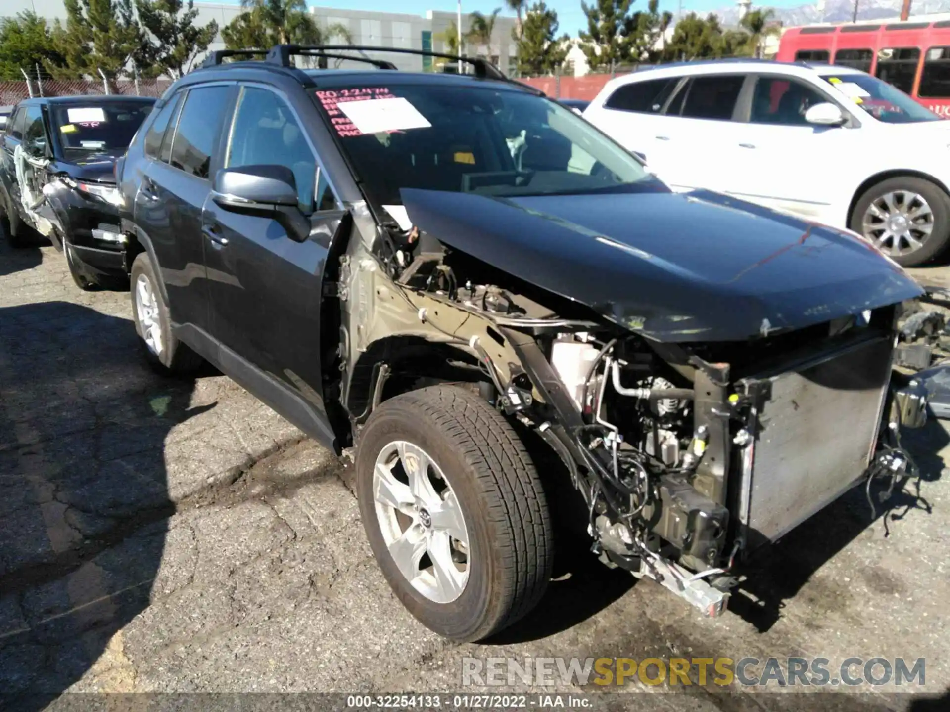 1 Photograph of a damaged car 2T3W1RFV2MW104652 TOYOTA RAV4 2021