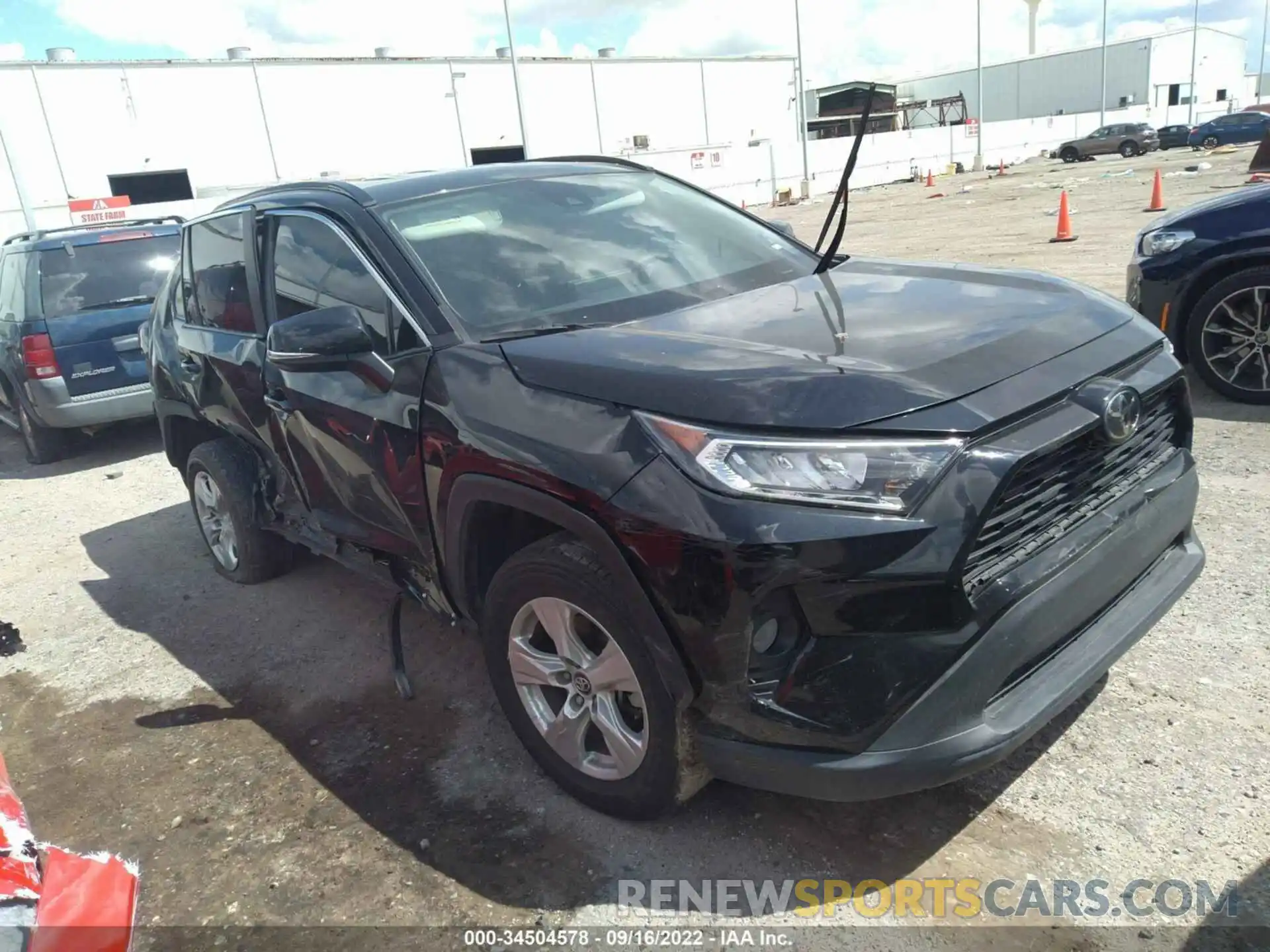 1 Фотография поврежденного автомобиля 2T3W1RFV2MW114095 TOYOTA RAV4 2021