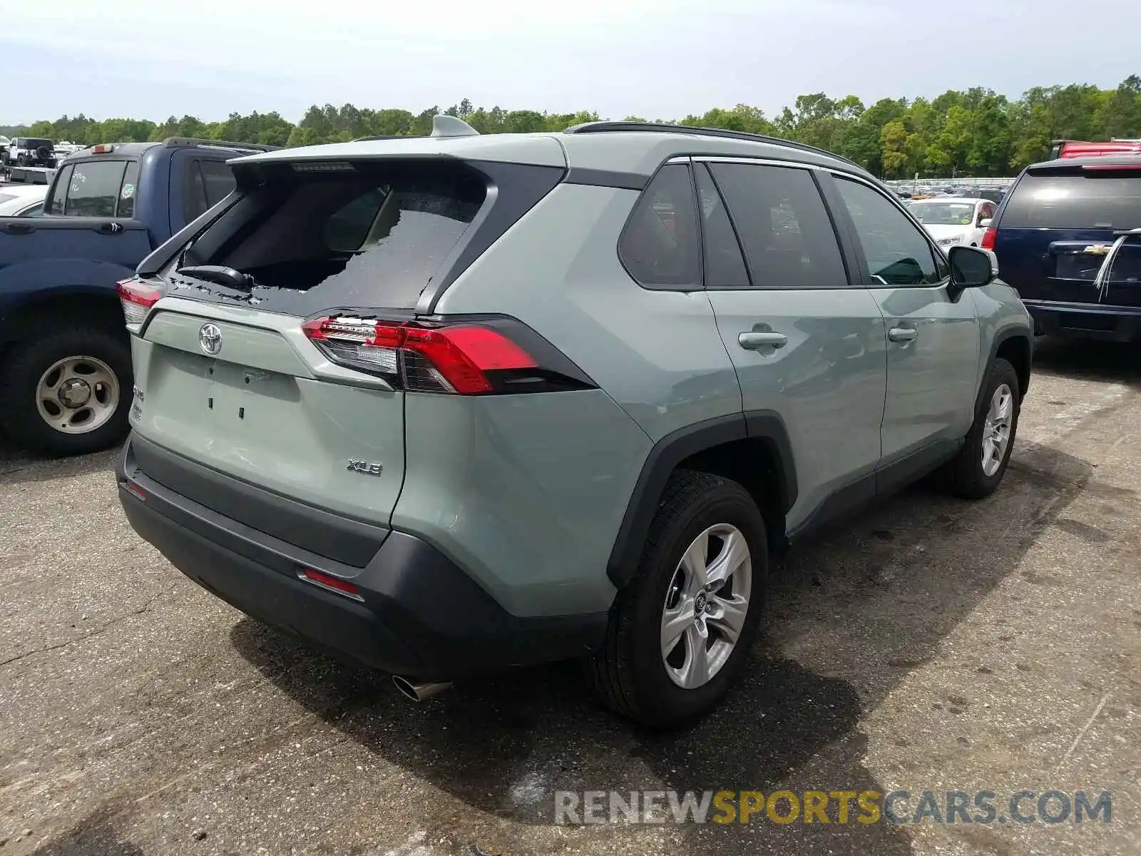 4 Photograph of a damaged car 2T3W1RFV2MW120950 TOYOTA RAV4 2021