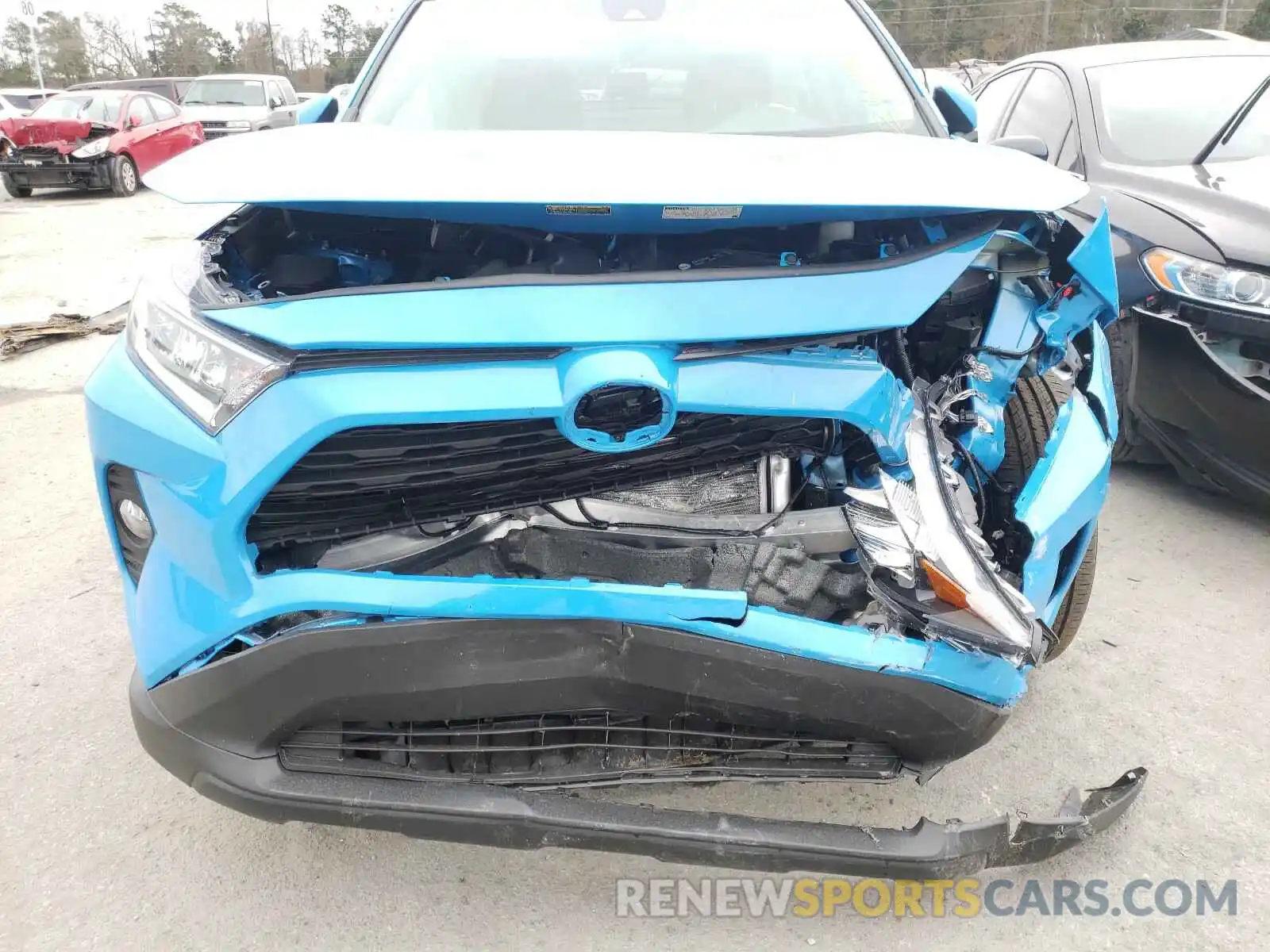 9 Photograph of a damaged car 2T3W1RFV2MW121564 TOYOTA RAV4 2021