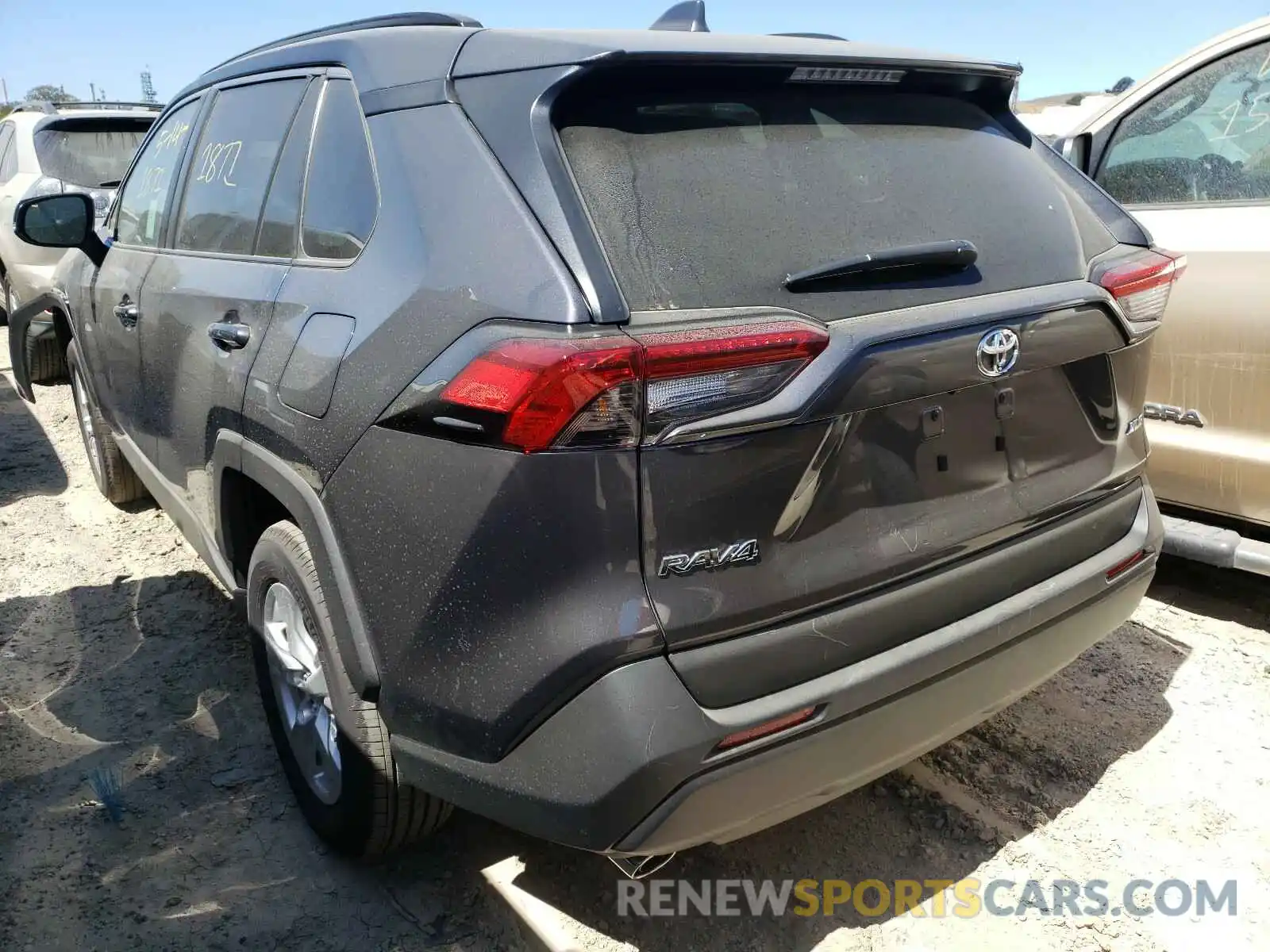 3 Photograph of a damaged car 2T3W1RFV2MW124352 TOYOTA RAV4 2021