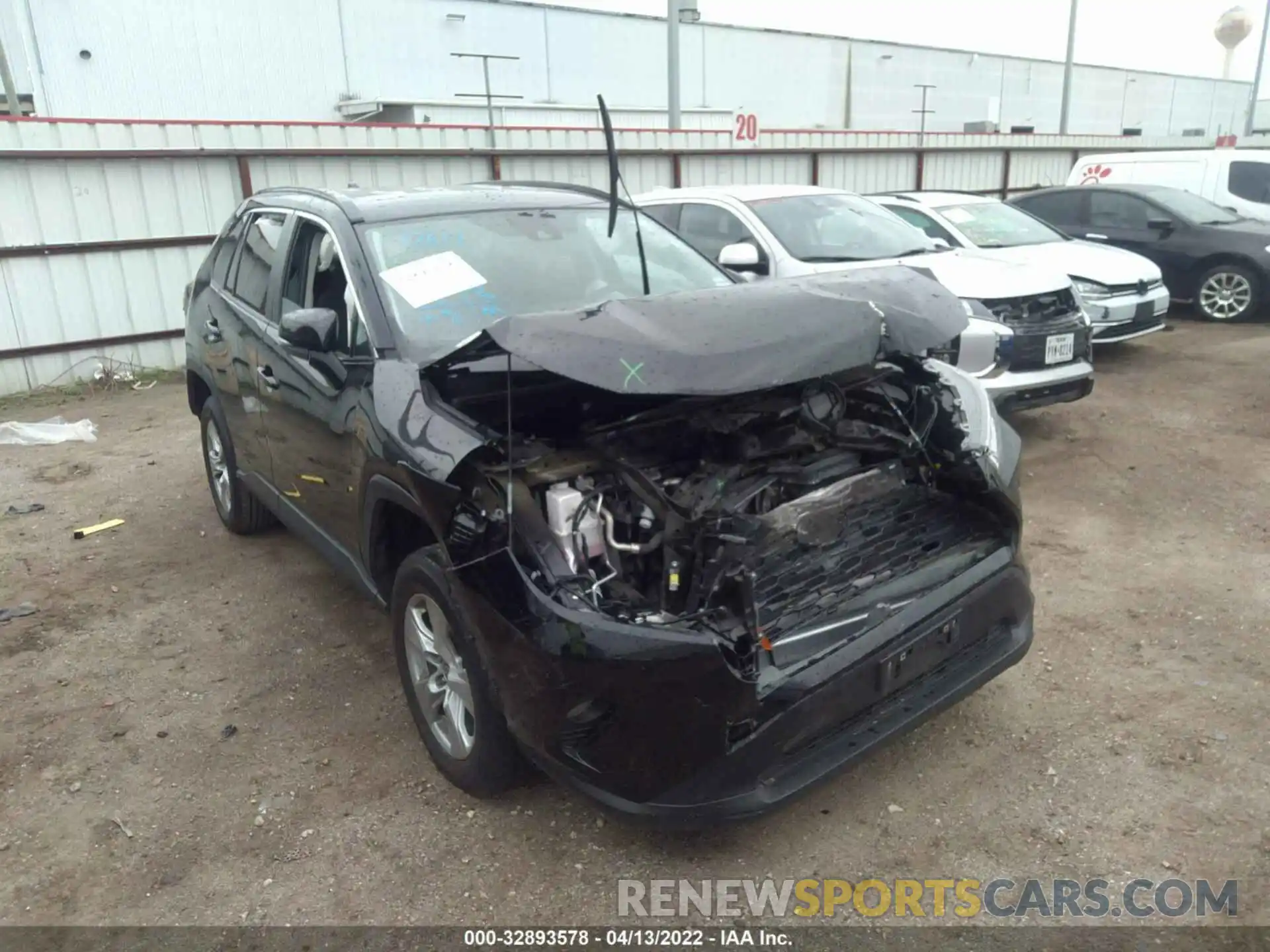 1 Photograph of a damaged car 2T3W1RFV2MW131978 TOYOTA RAV4 2021