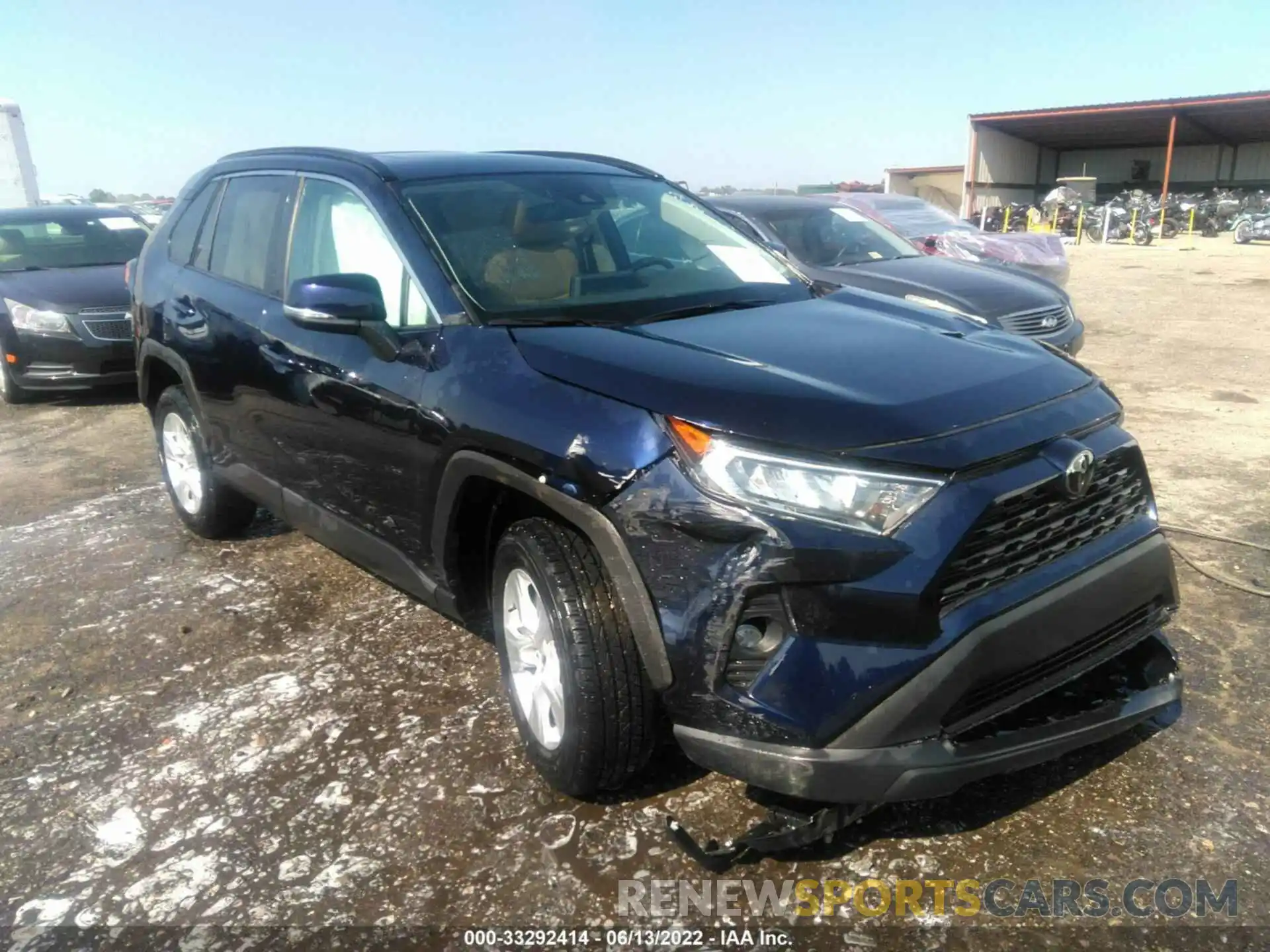 1 Photograph of a damaged car 2T3W1RFV2MW143869 TOYOTA RAV4 2021