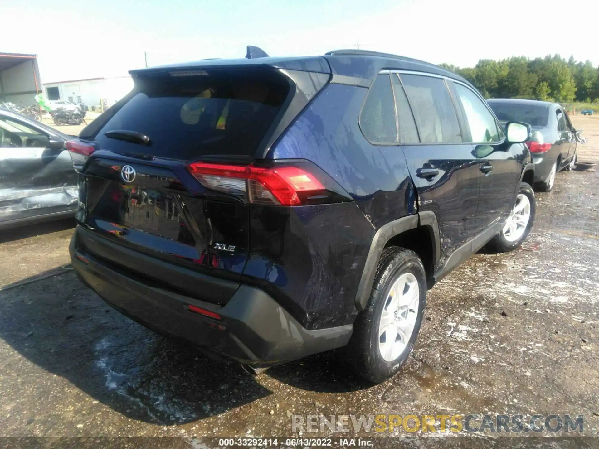 4 Photograph of a damaged car 2T3W1RFV2MW143869 TOYOTA RAV4 2021