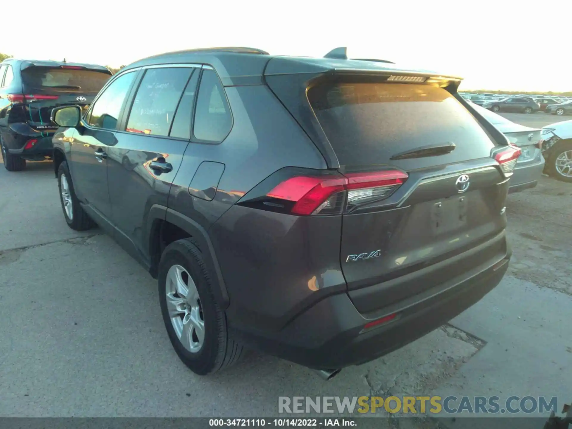 3 Photograph of a damaged car 2T3W1RFV2MW149638 TOYOTA RAV4 2021