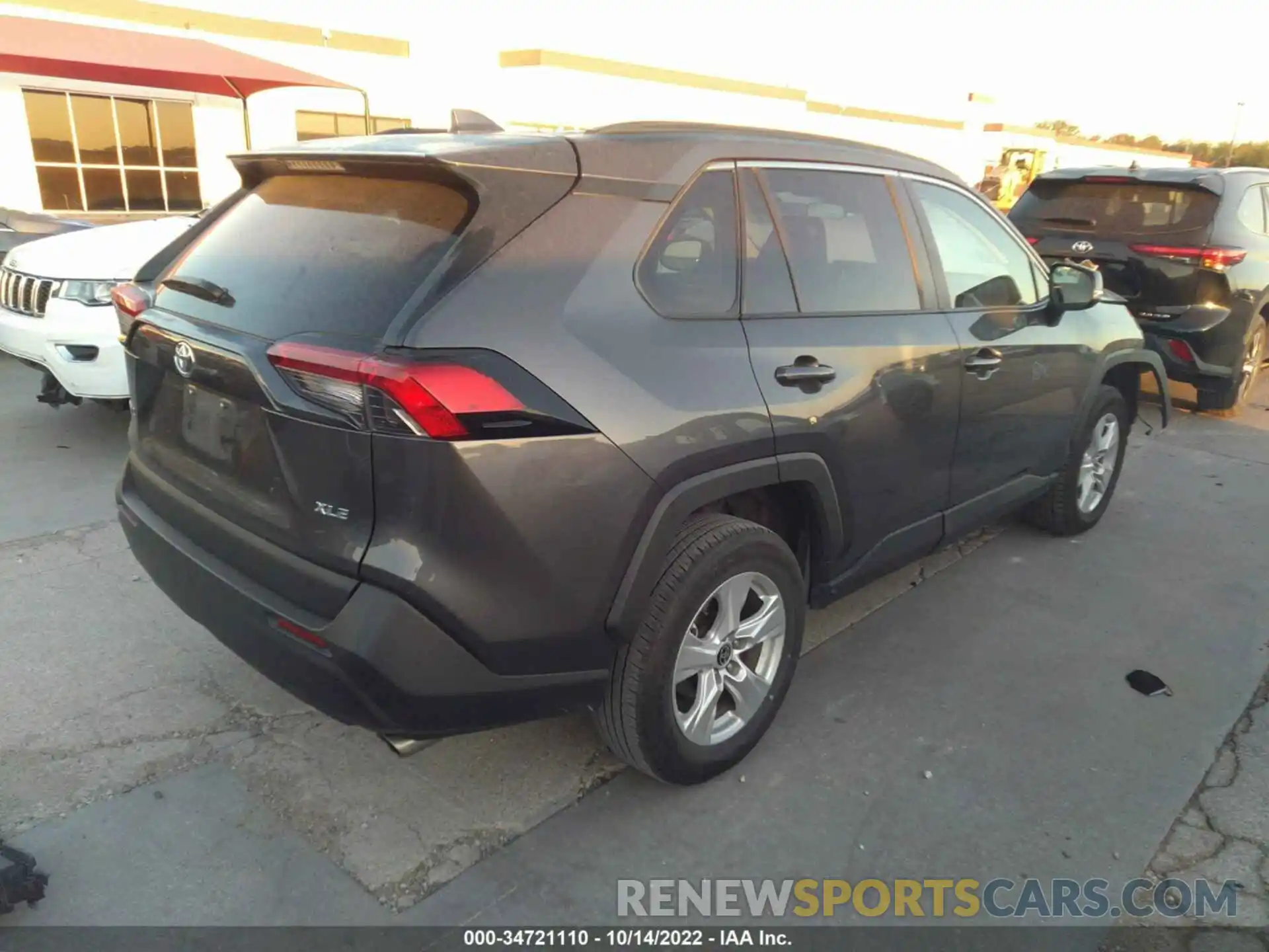 4 Photograph of a damaged car 2T3W1RFV2MW149638 TOYOTA RAV4 2021