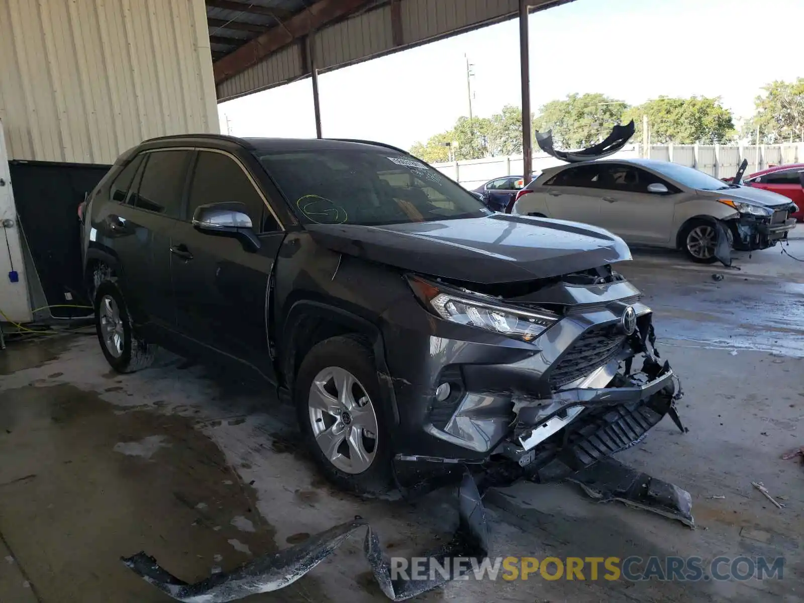 1 Photograph of a damaged car 2T3W1RFV2MW153558 TOYOTA RAV4 2021