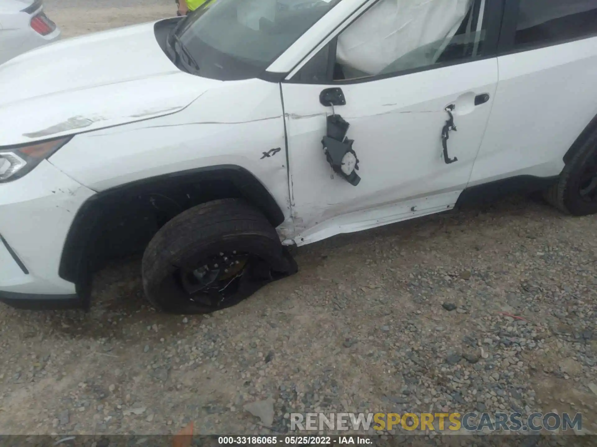 6 Photograph of a damaged car 2T3W1RFV2MW171008 TOYOTA RAV4 2021