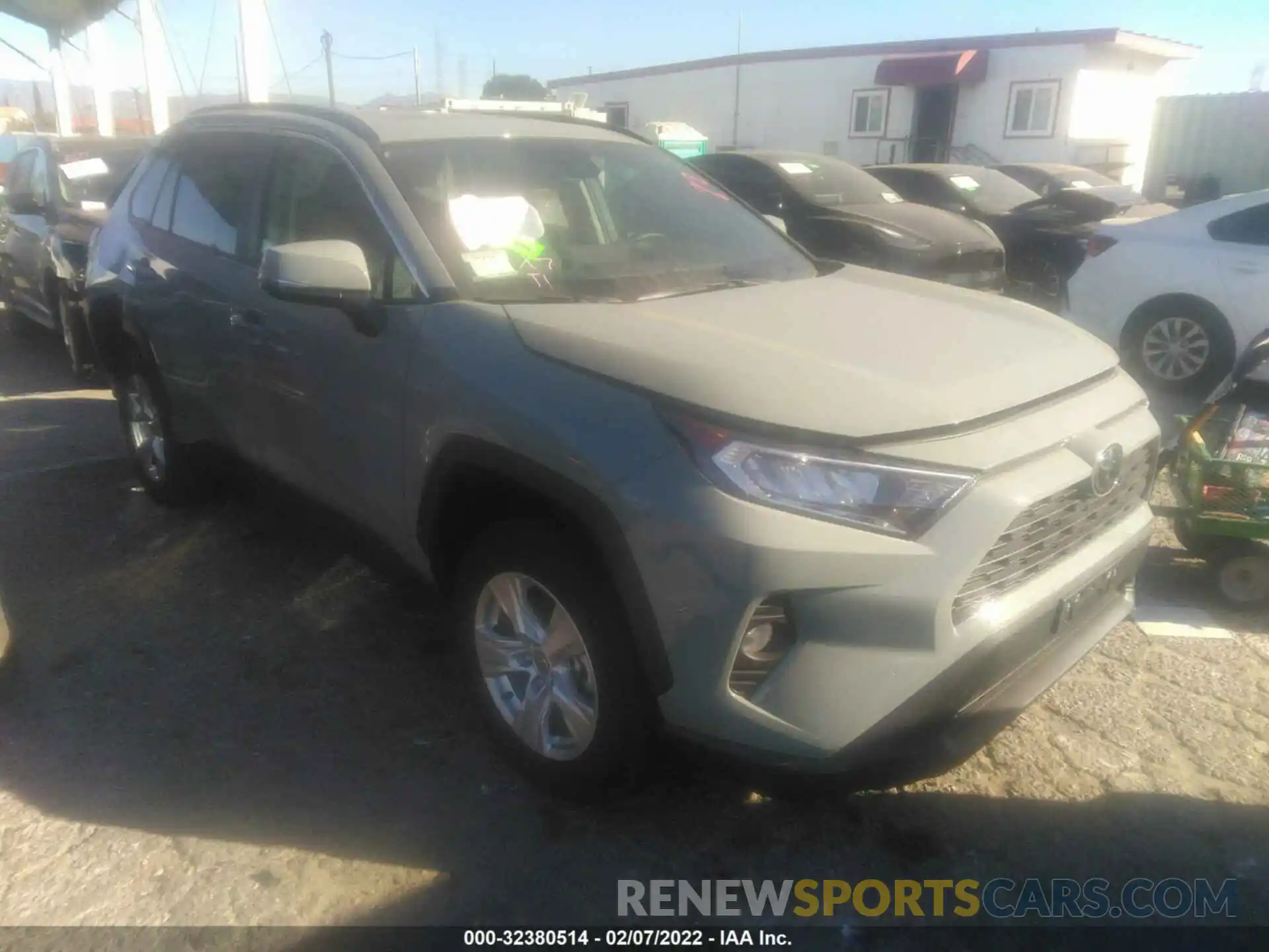 1 Photograph of a damaged car 2T3W1RFV2MW182798 TOYOTA RAV4 2021