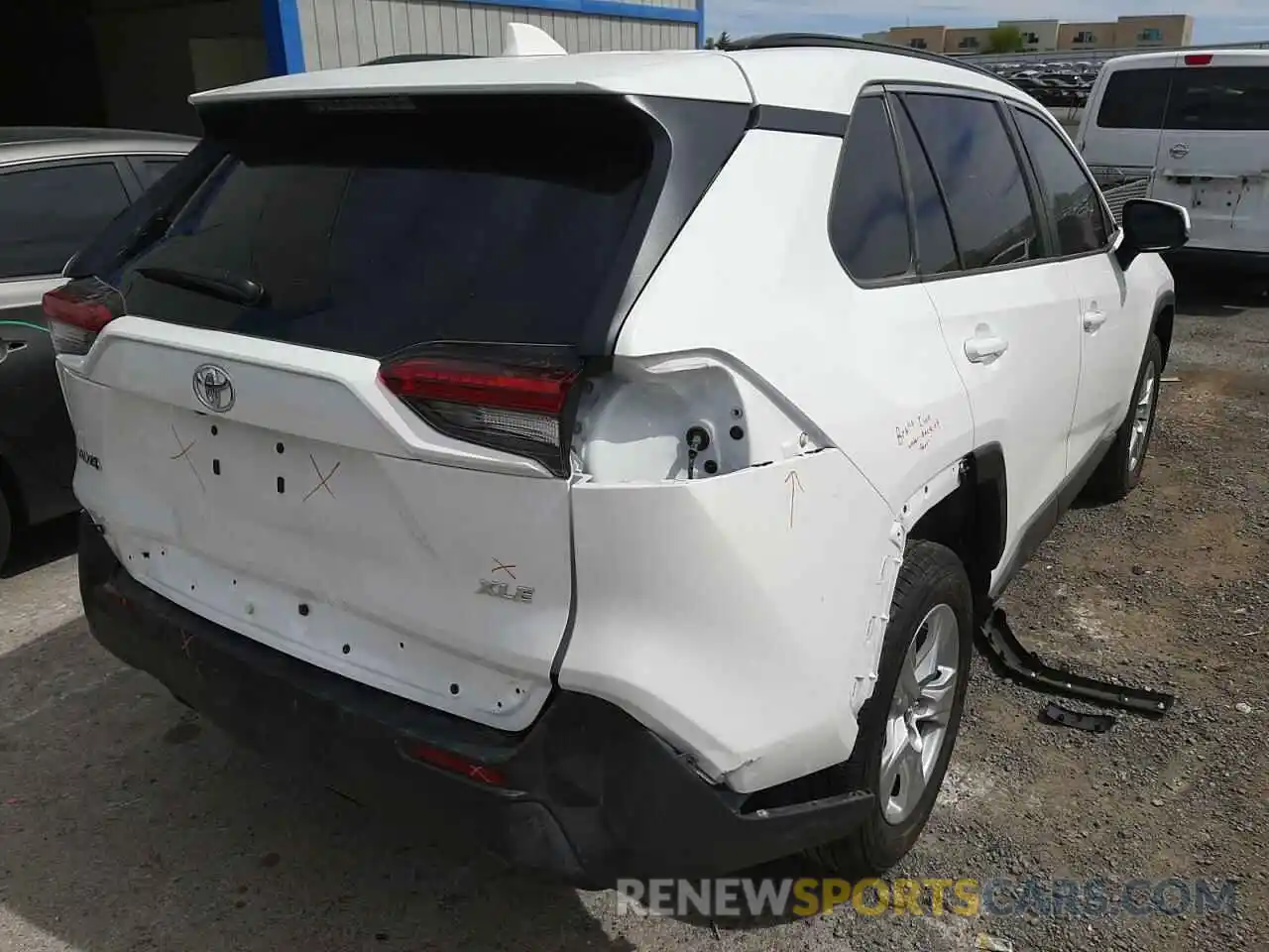 4 Photograph of a damaged car 2T3W1RFV3MC086552 TOYOTA RAV4 2021