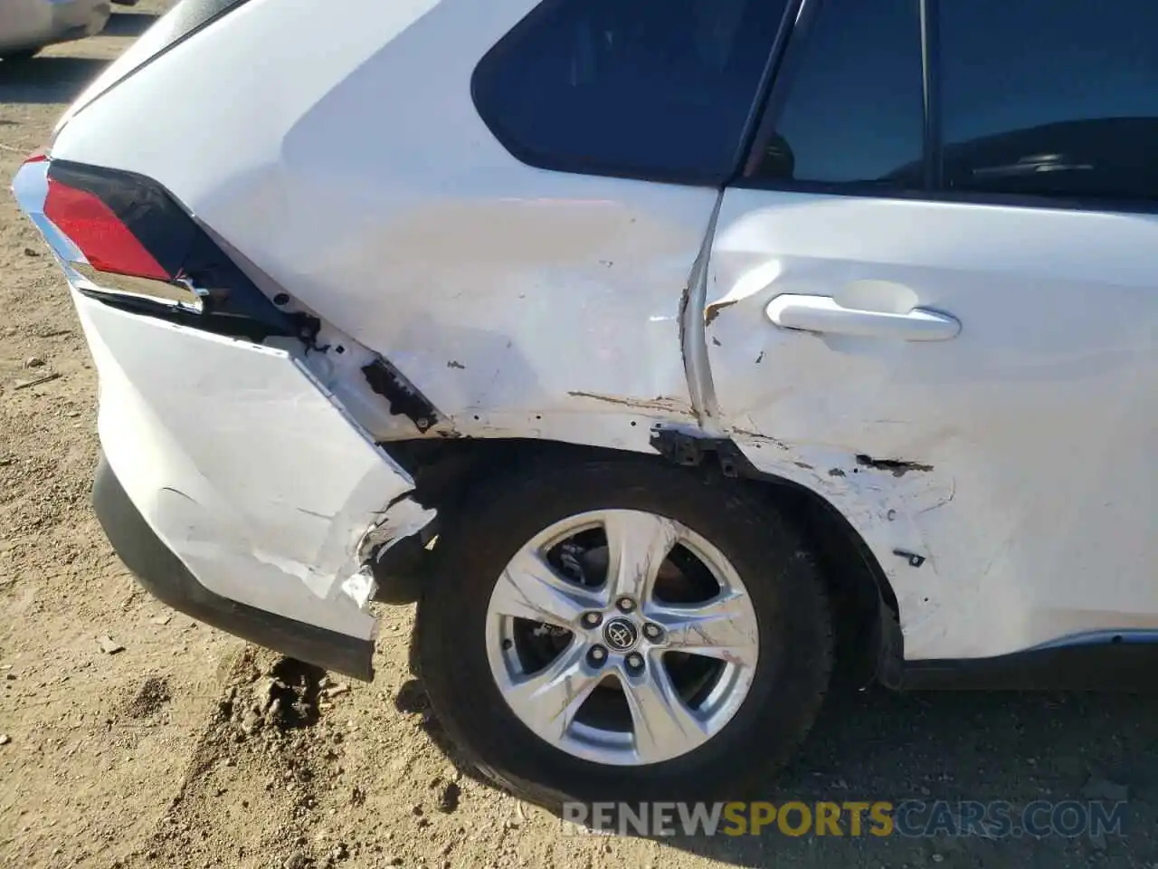 9 Photograph of a damaged car 2T3W1RFV3MC088589 TOYOTA RAV4 2021