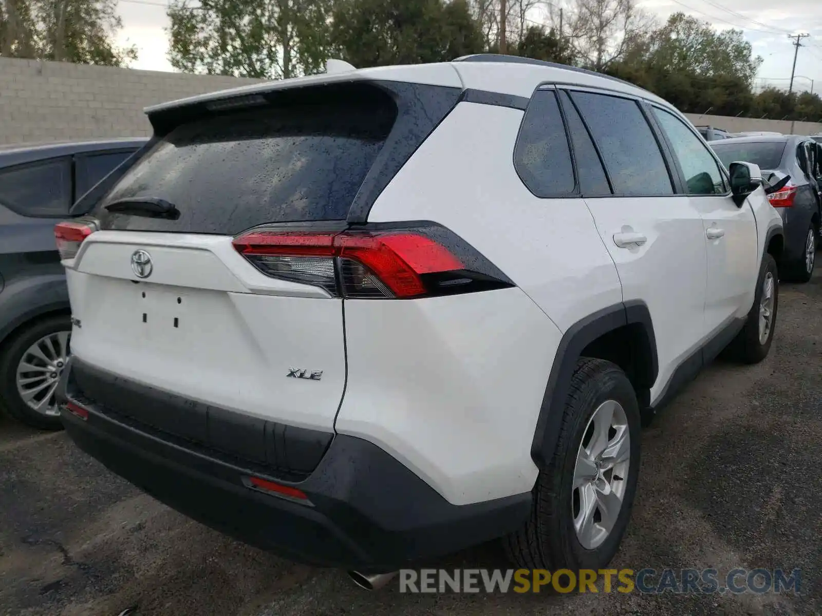 4 Photograph of a damaged car 2T3W1RFV3MC091685 TOYOTA RAV4 2021