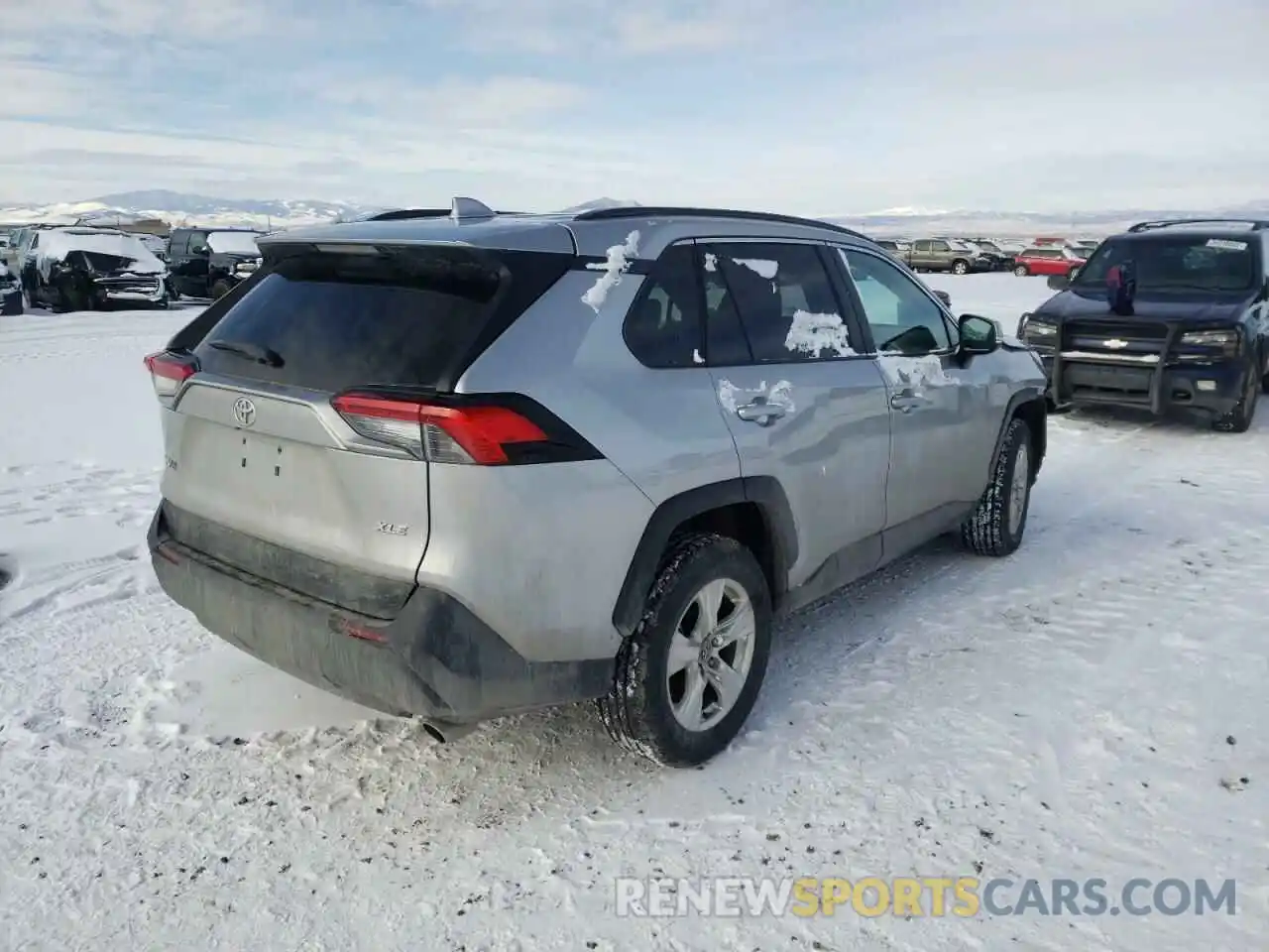 4 Photograph of a damaged car 2T3W1RFV3MC094876 TOYOTA RAV4 2021