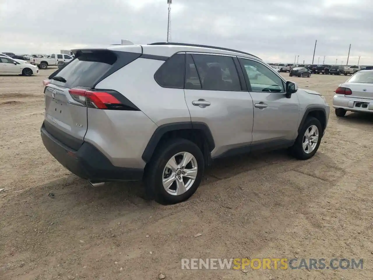 3 Photograph of a damaged car 2T3W1RFV3MC114611 TOYOTA RAV4 2021