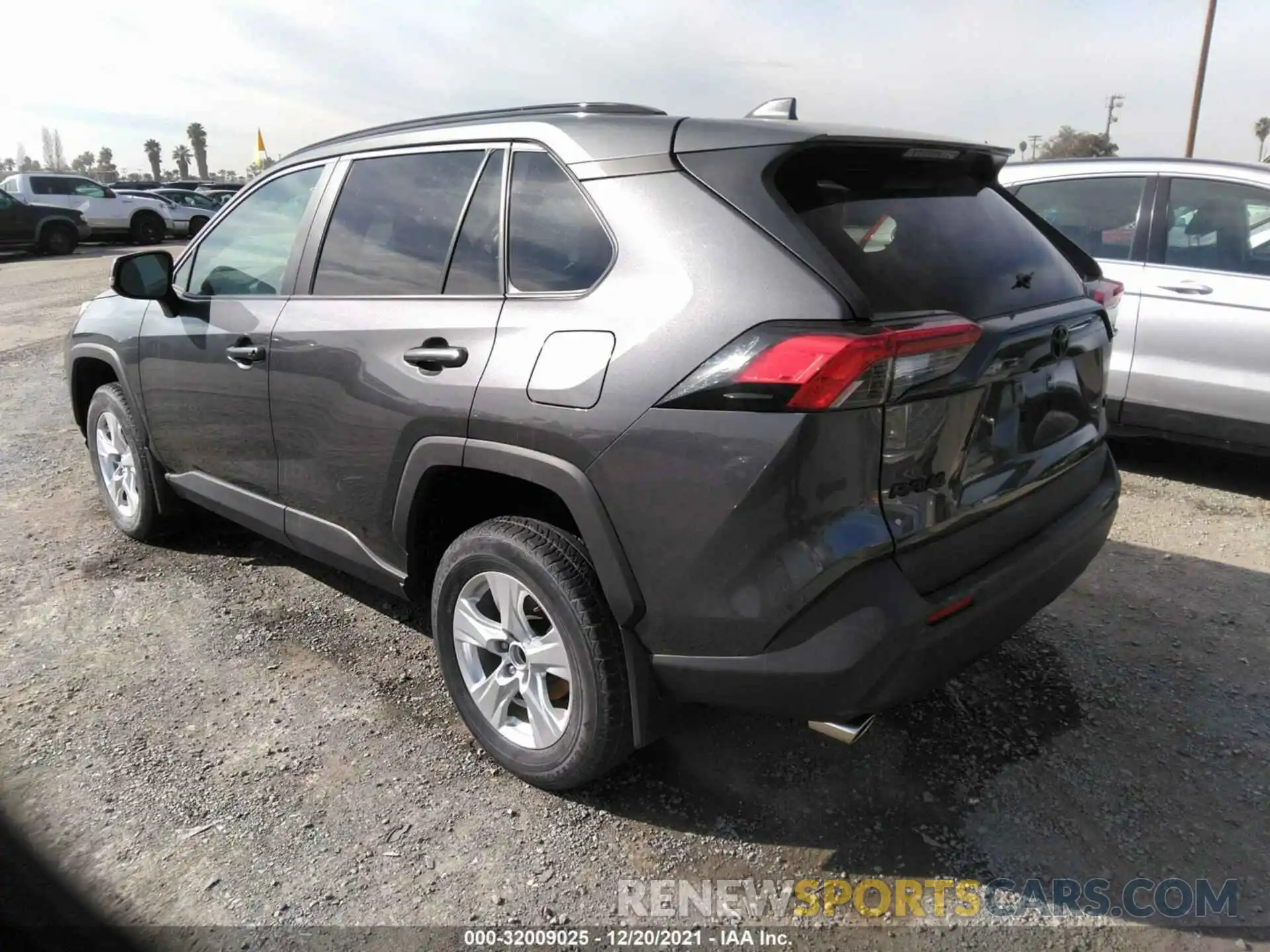 3 Фотография поврежденного автомобиля 2T3W1RFV3MC154638 TOYOTA RAV4 2021