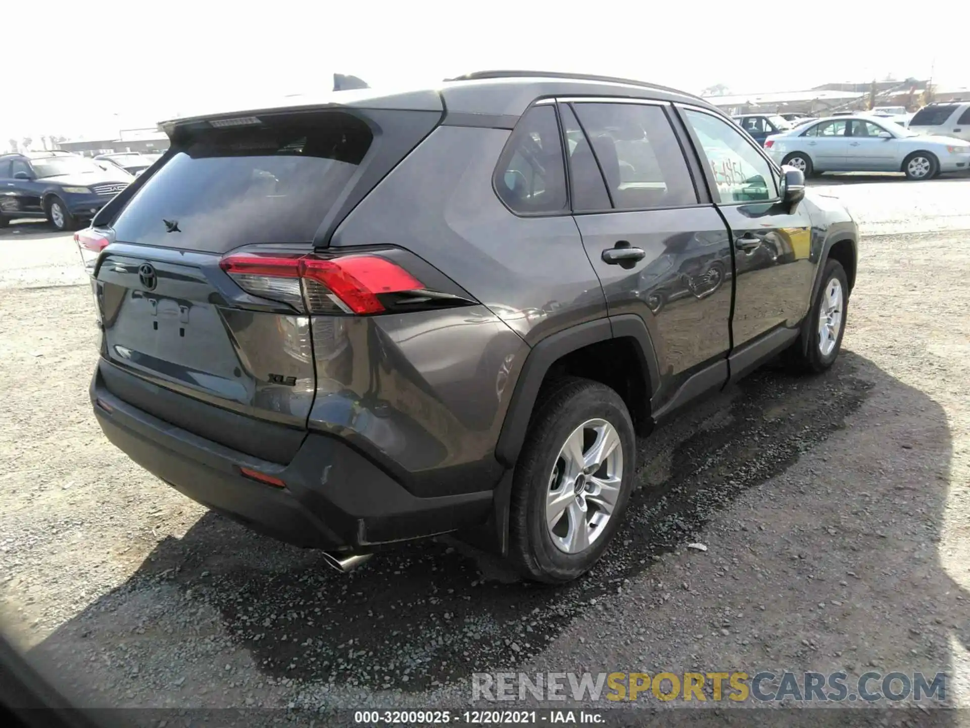 4 Photograph of a damaged car 2T3W1RFV3MC154638 TOYOTA RAV4 2021