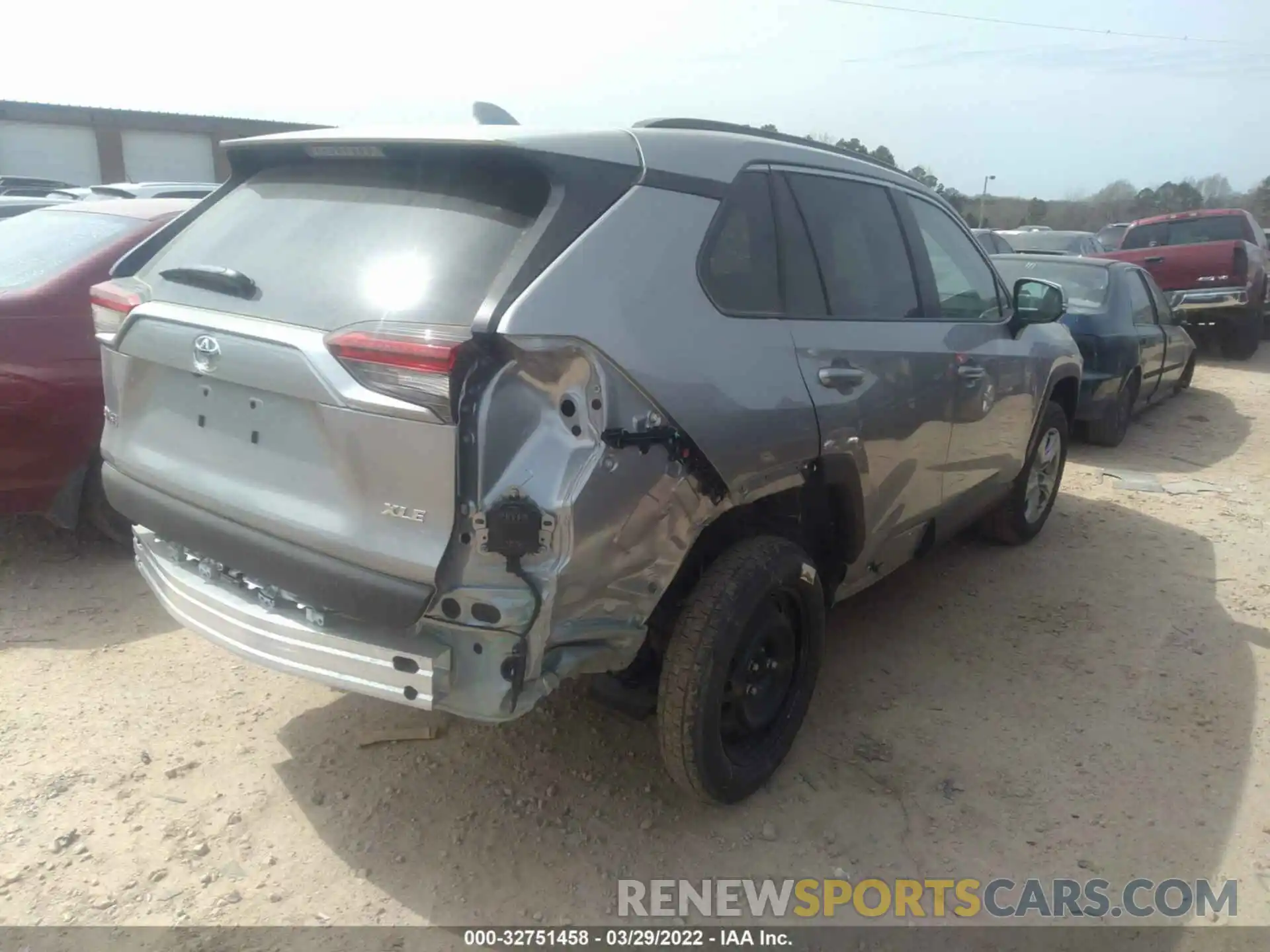 4 Photograph of a damaged car 2T3W1RFV3MC168622 TOYOTA RAV4 2021