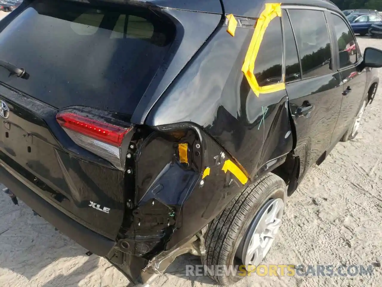 9 Photograph of a damaged car 2T3W1RFV3MW104529 TOYOTA RAV4 2021