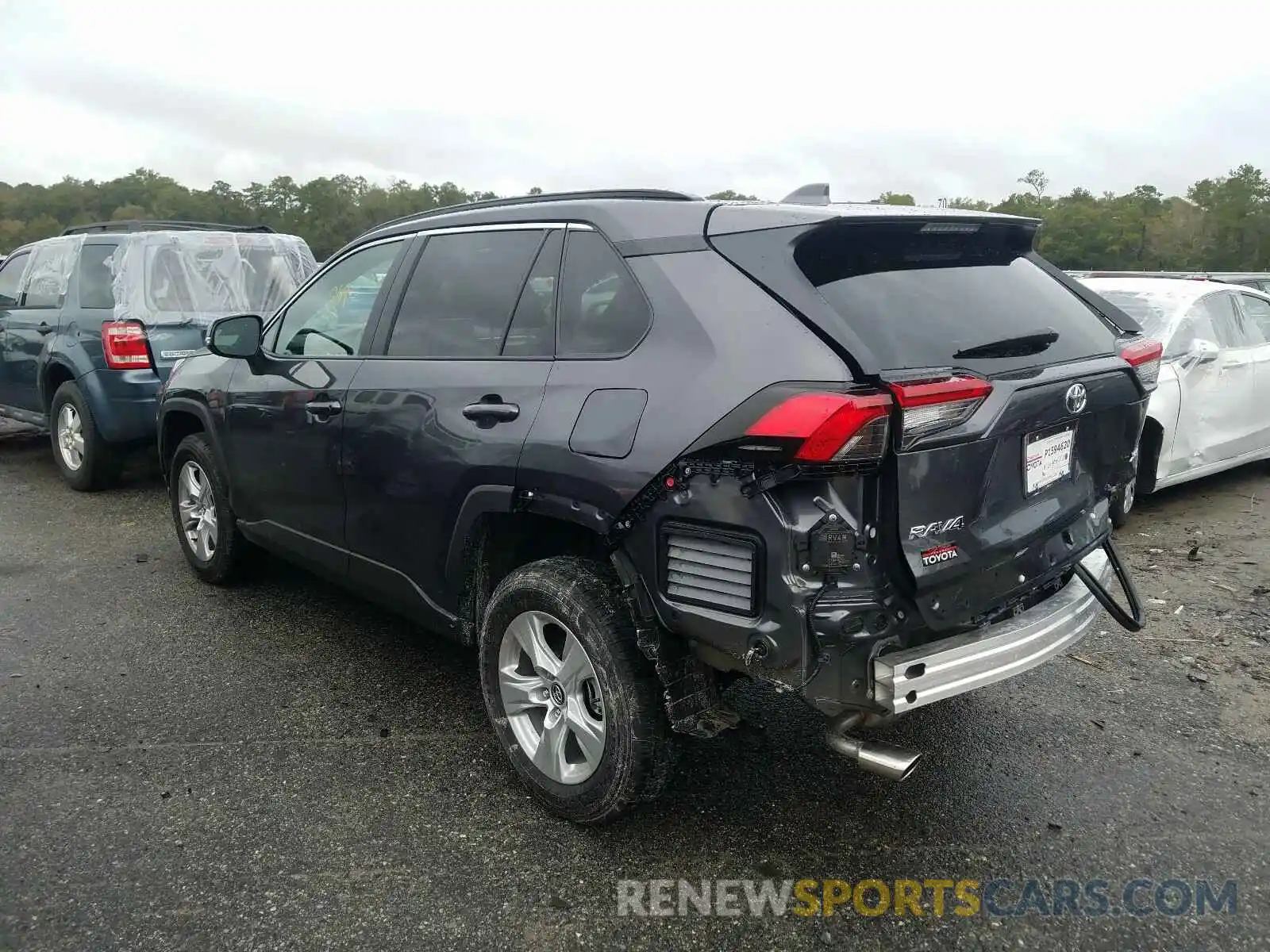 3 Photograph of a damaged car 2T3W1RFV3MW106667 TOYOTA RAV4 2021