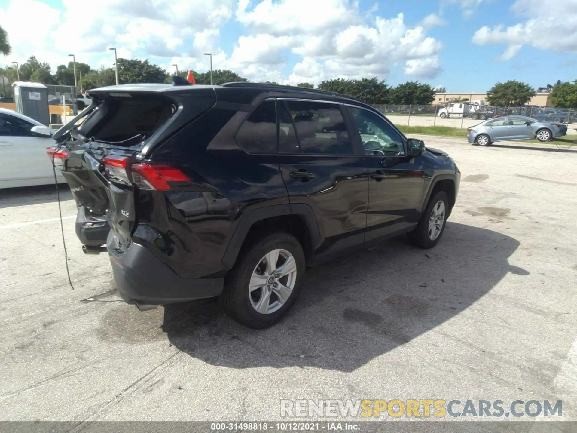 4 Photograph of a damaged car 2T3W1RFV3MW112551 TOYOTA RAV4 2021