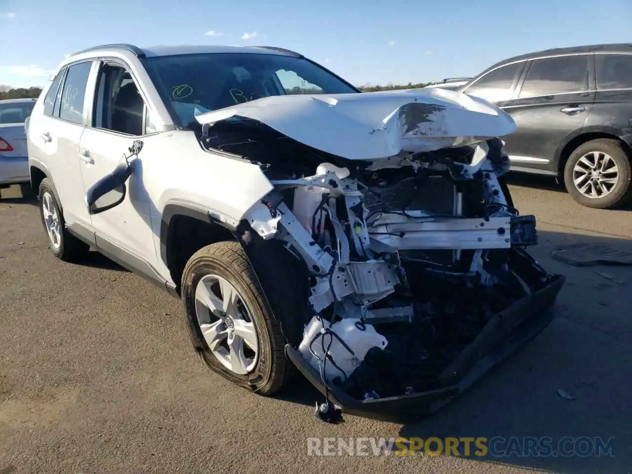 1 Photograph of a damaged car 2T3W1RFV3MW112677 TOYOTA RAV4 2021