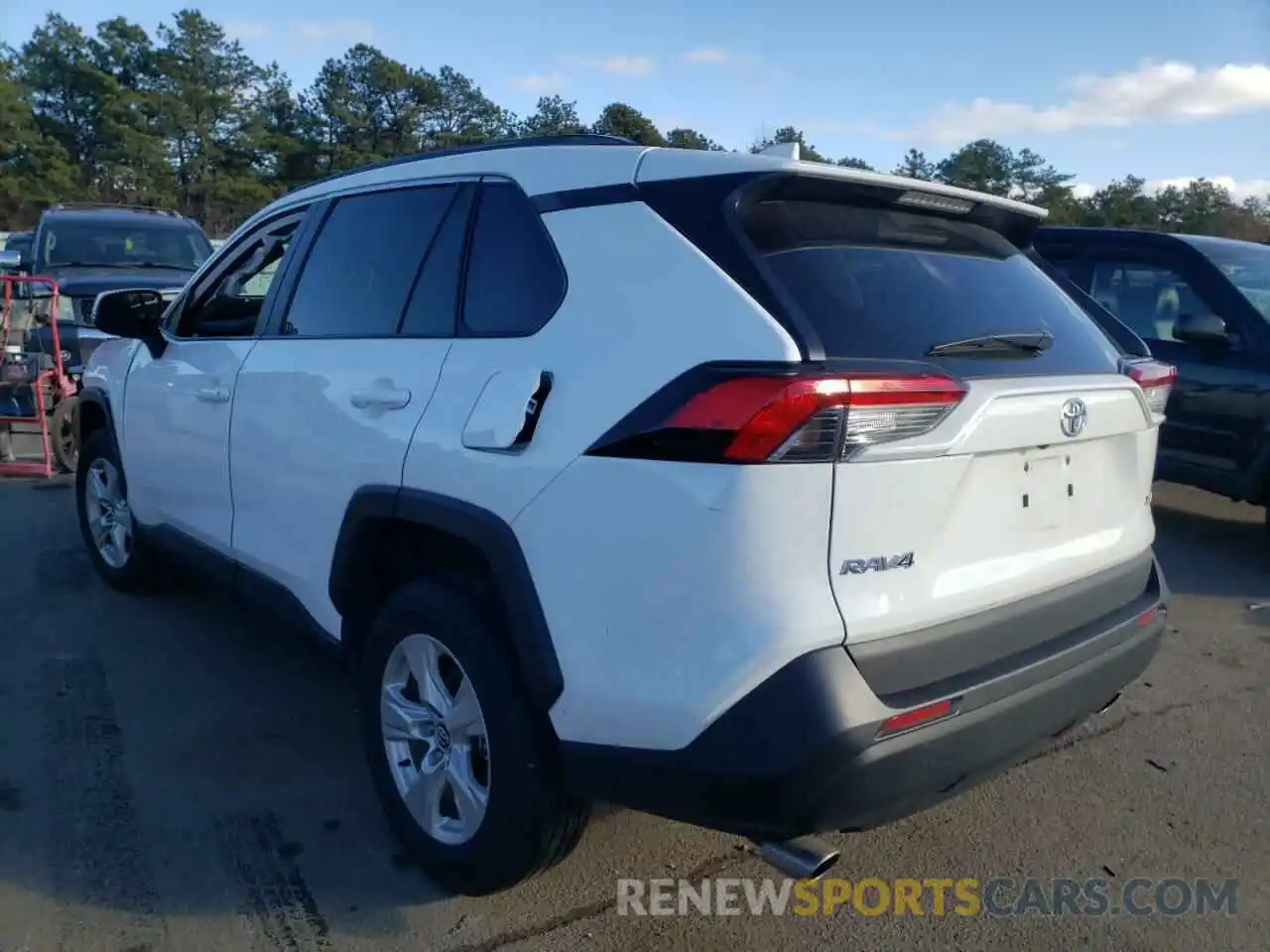 3 Photograph of a damaged car 2T3W1RFV3MW112677 TOYOTA RAV4 2021