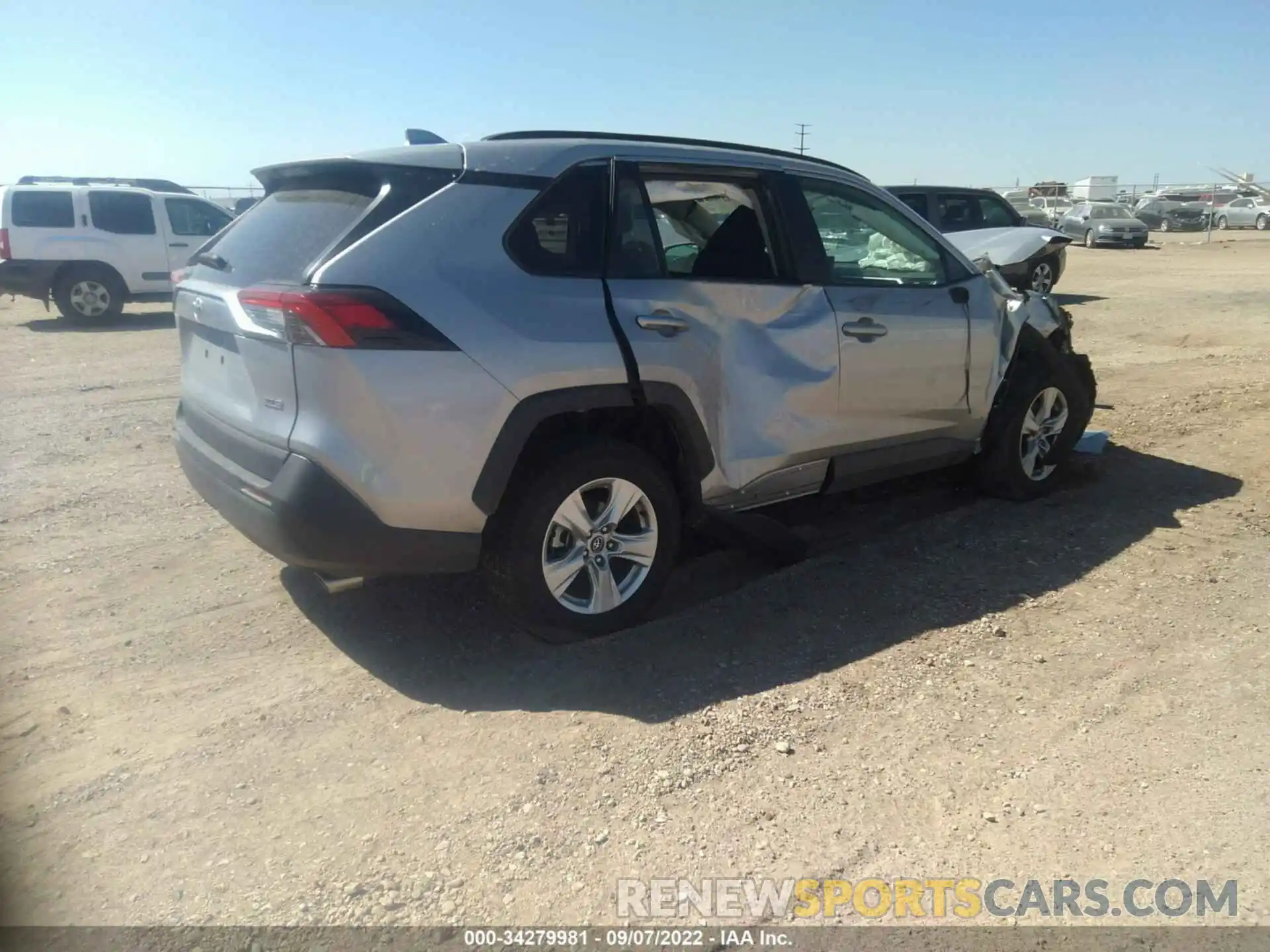 4 Photograph of a damaged car 2T3W1RFV3MW117278 TOYOTA RAV4 2021