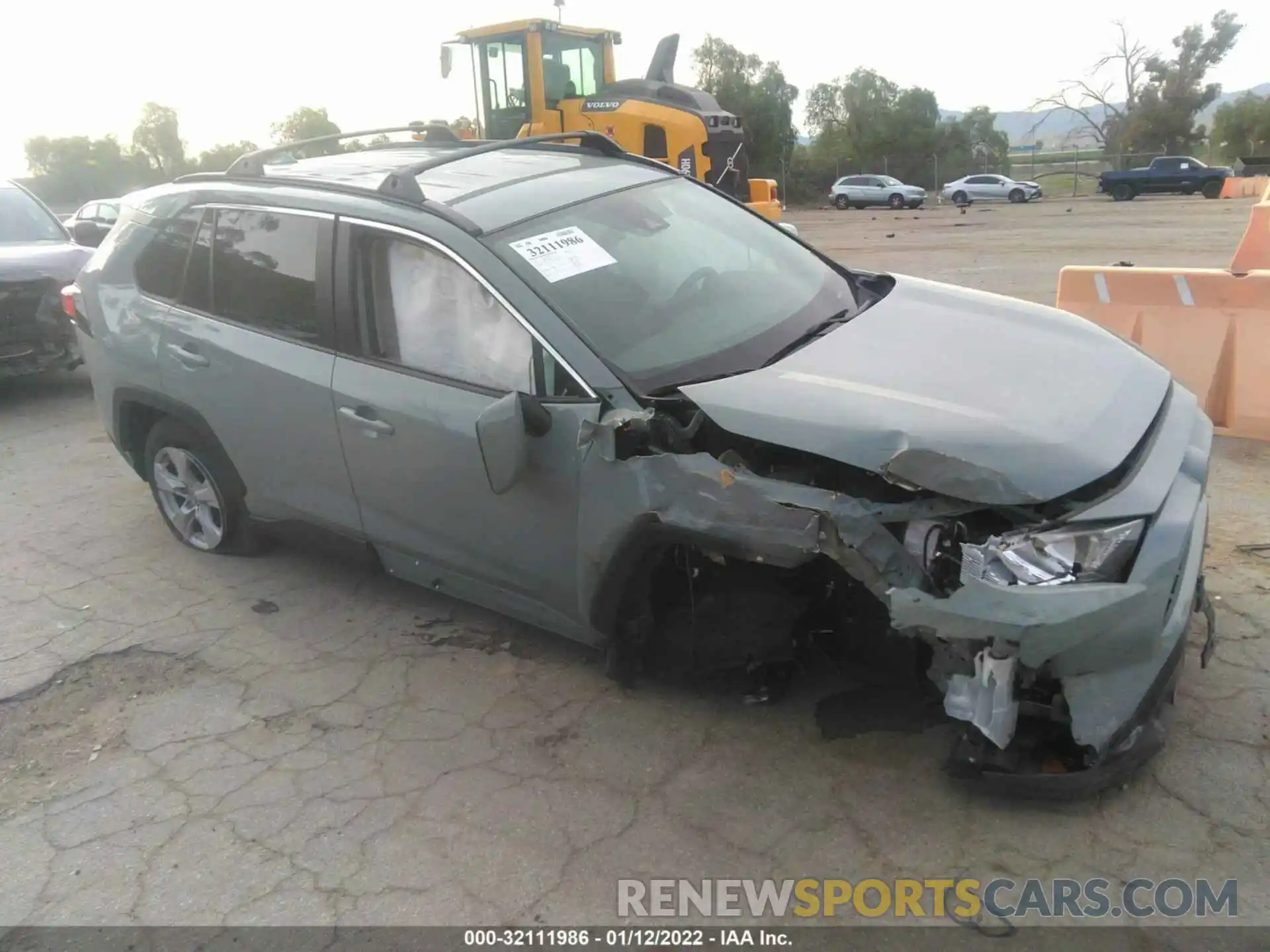 1 Photograph of a damaged car 2T3W1RFV3MW122433 TOYOTA RAV4 2021