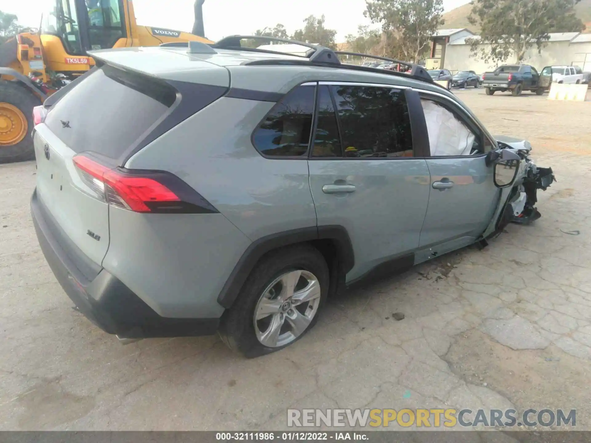 4 Photograph of a damaged car 2T3W1RFV3MW122433 TOYOTA RAV4 2021